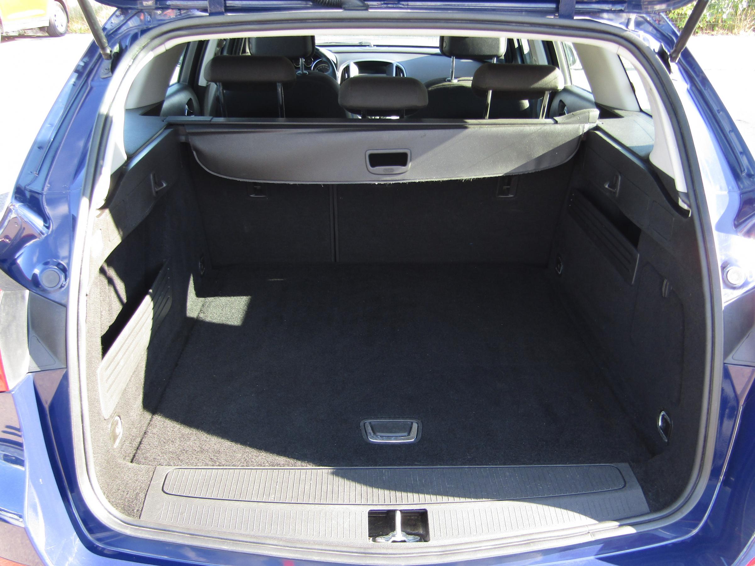 Opel Astra, 2014 - pohled č. 7