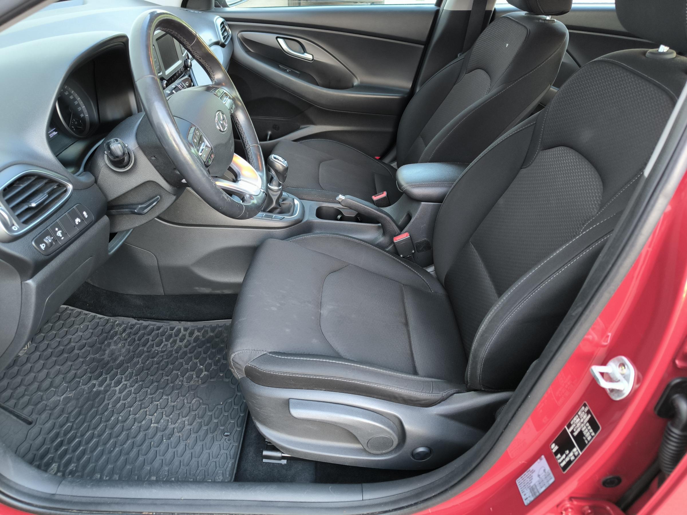 Hyundai i30, 2018 - pohled č. 8