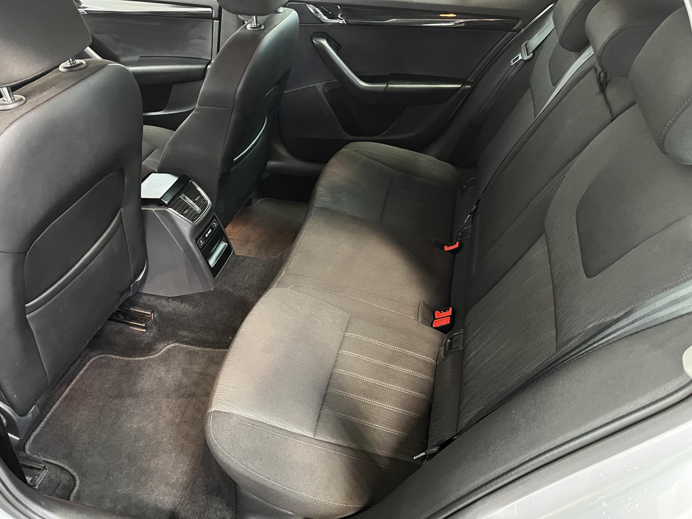 Škoda Octavia III, 2019 - pohled č. 10