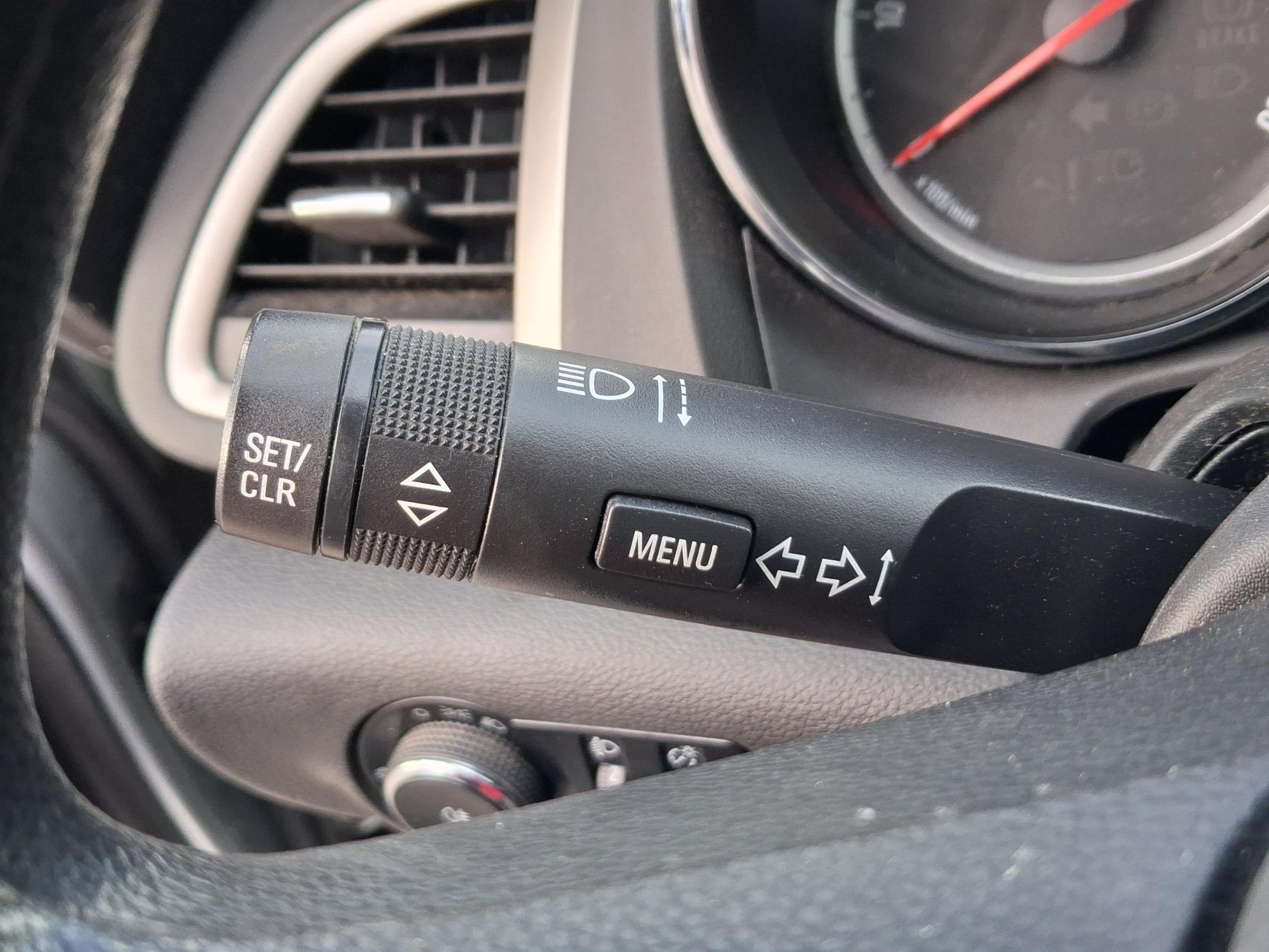 Opel Astra, 2011 - pohled č. 12