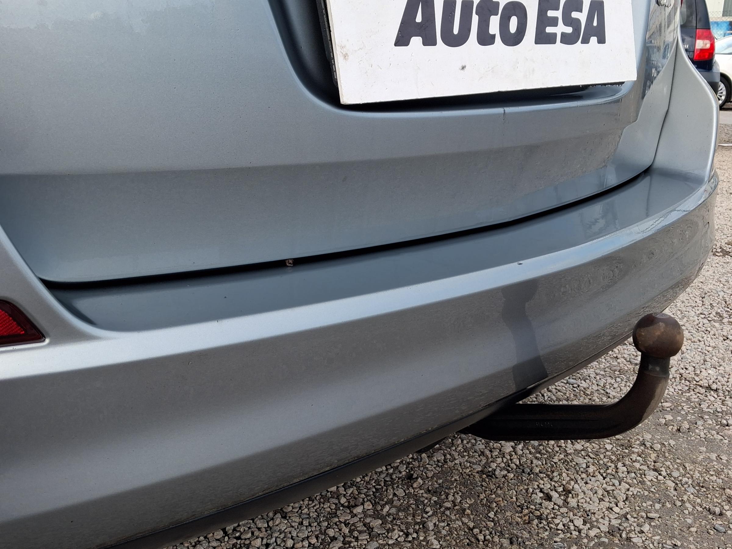 Opel Astra, 2011 - pohled č. 15