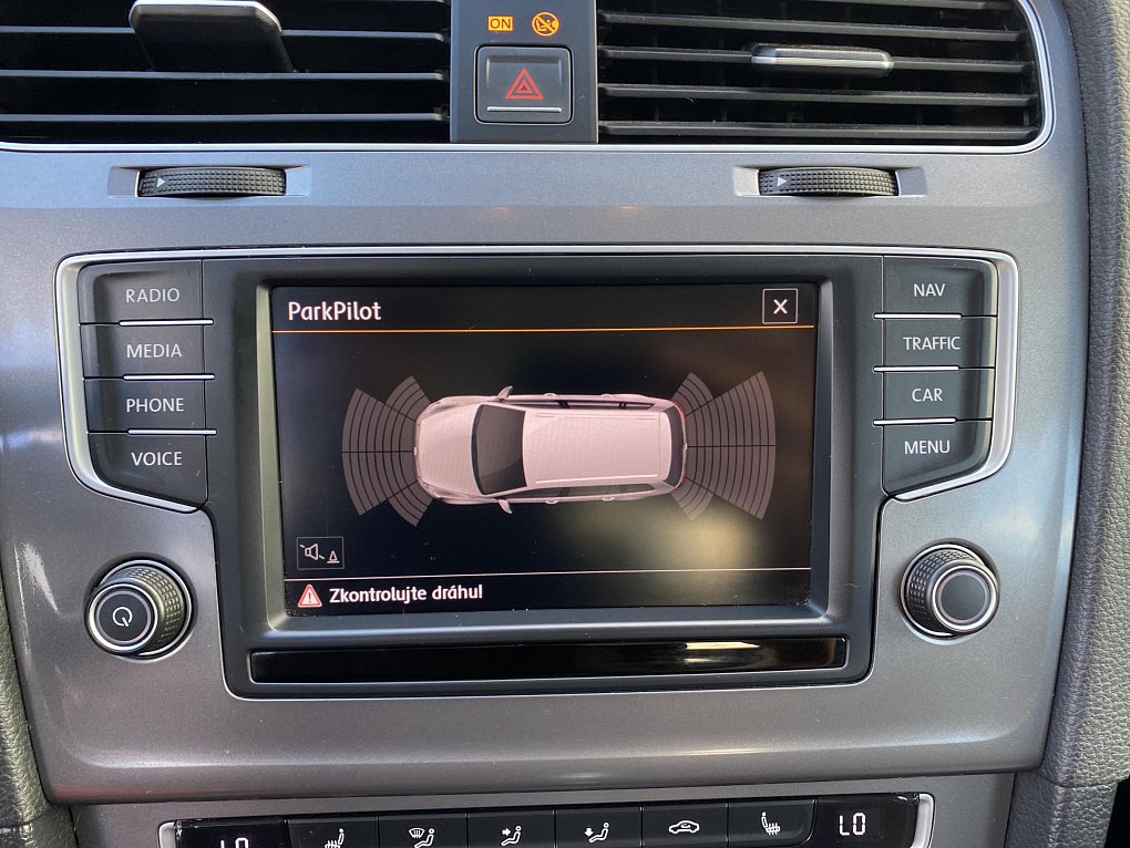 Volkswagen Golf 1.6 TDi 