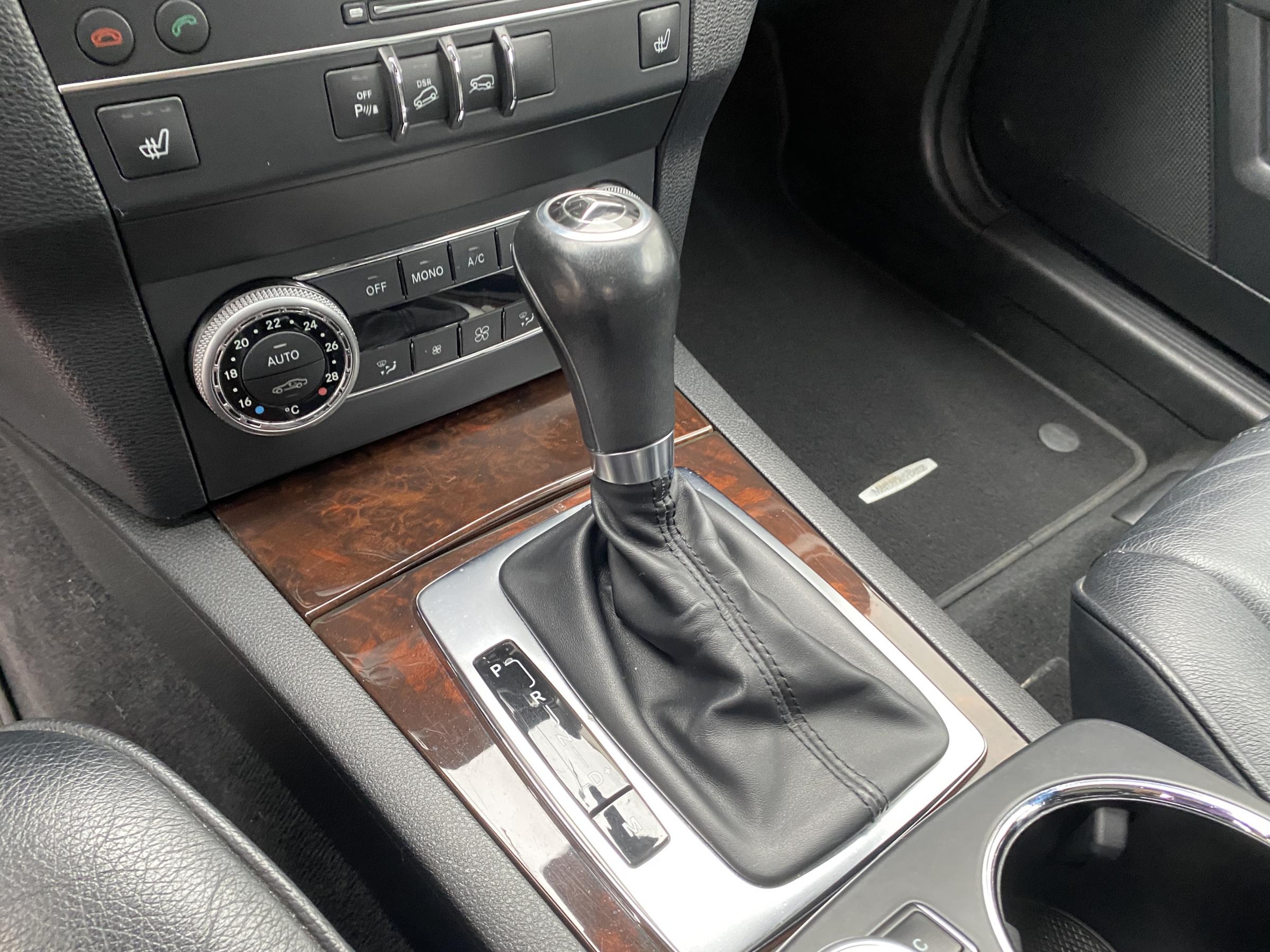 Mercedes-Benz GLK, 2011 - pohled č. 16