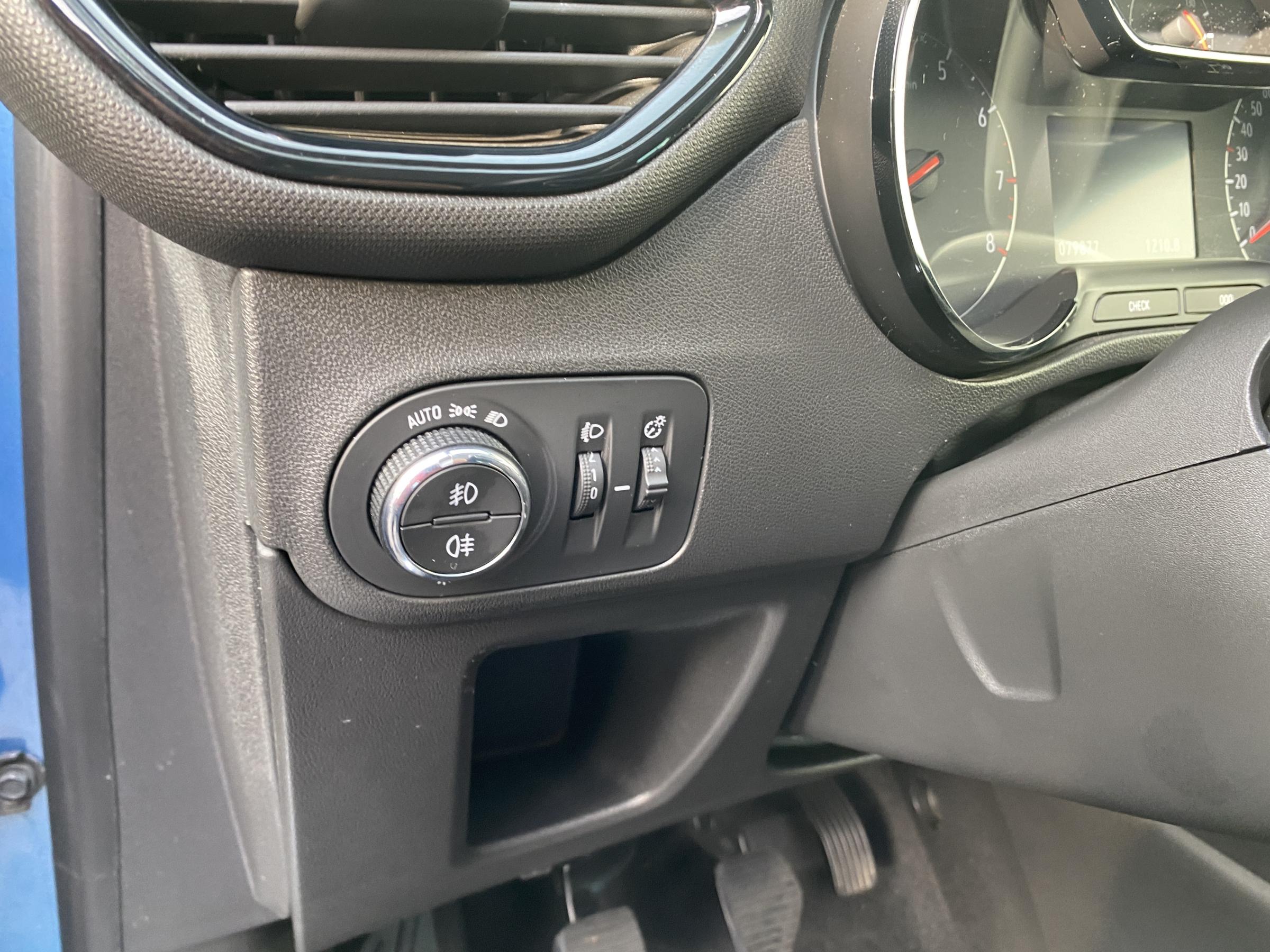 Vauxhall Crossland X, 2019 - pohled č. 15