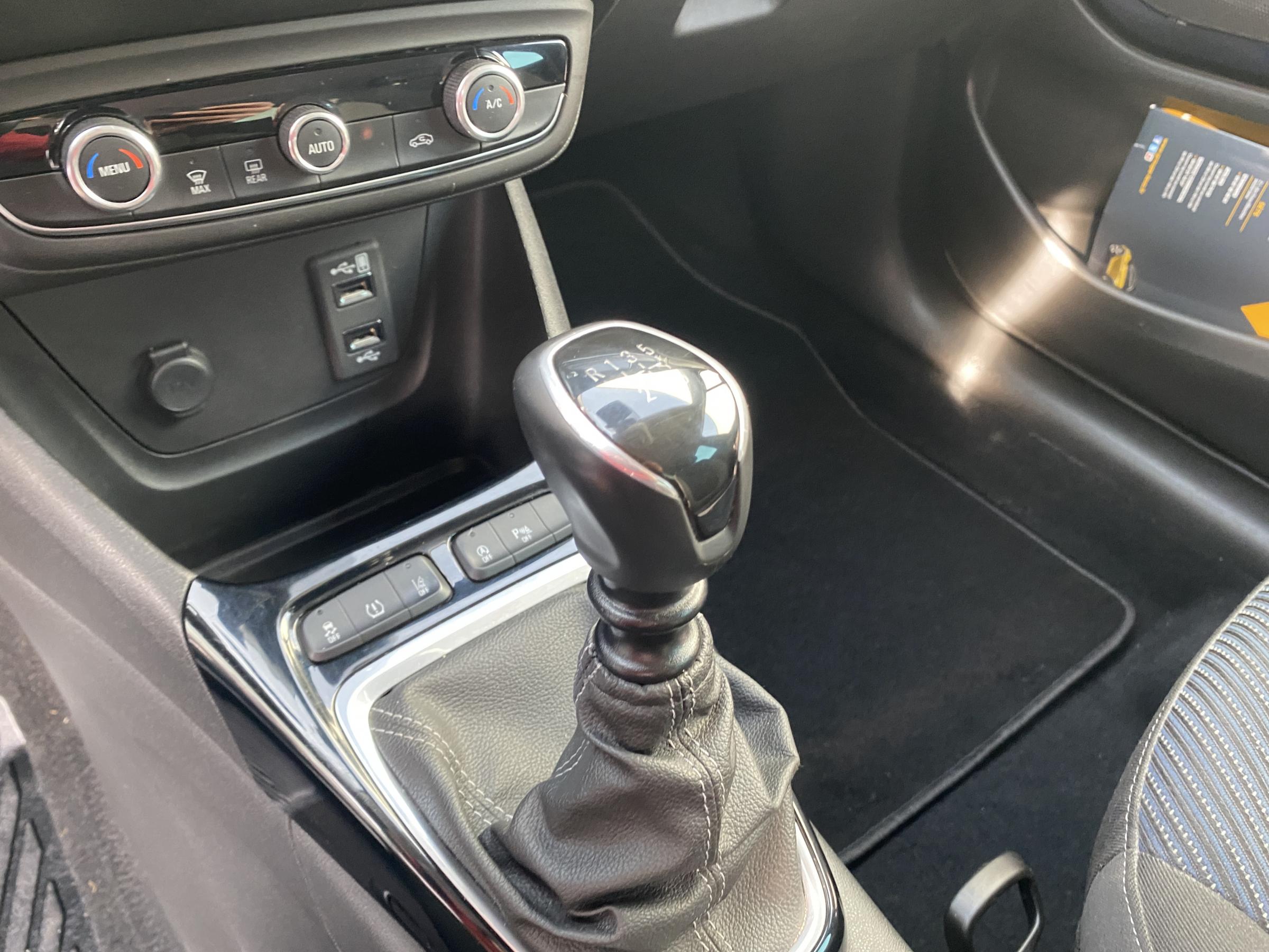 Vauxhall Crossland X, 2019 - pohled č. 16