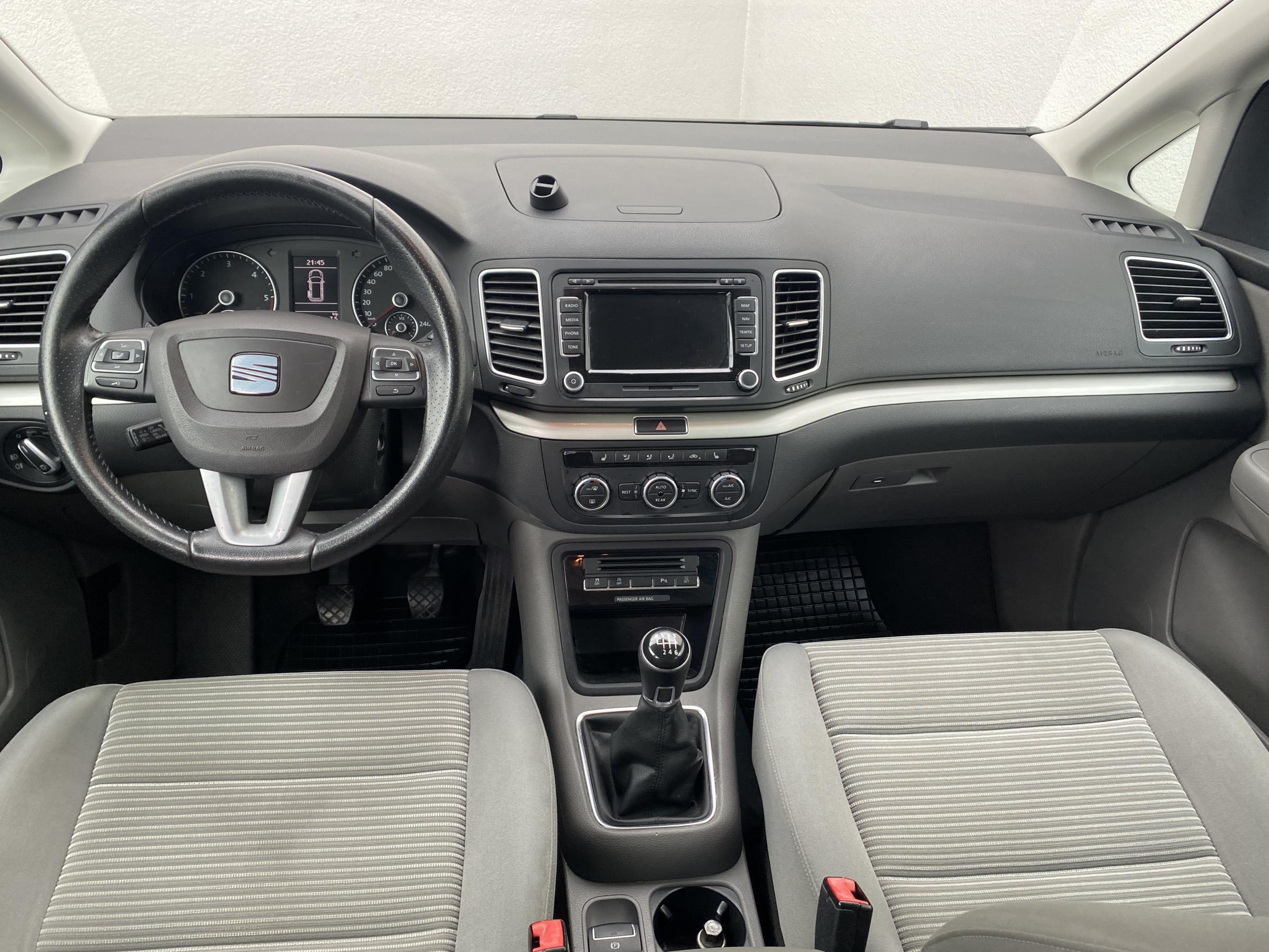 Seat Alhambra, 2015 - pohled č. 8