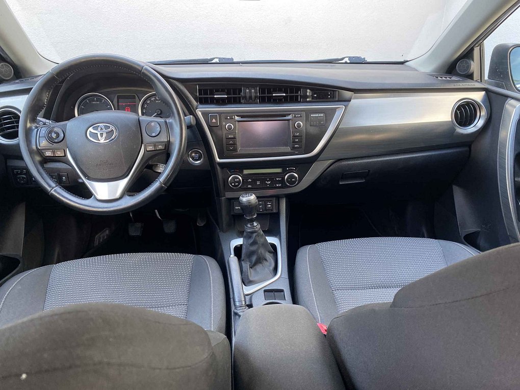 Toyota Auris 1.6i Active