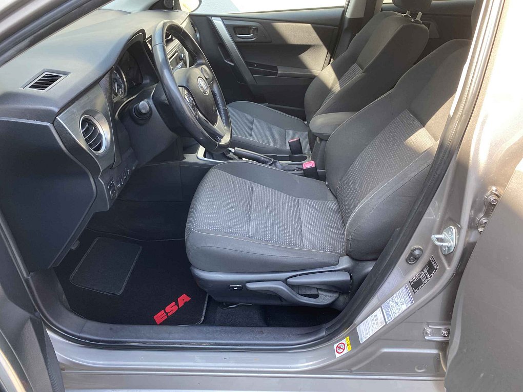 Toyota Auris 1.6i Active