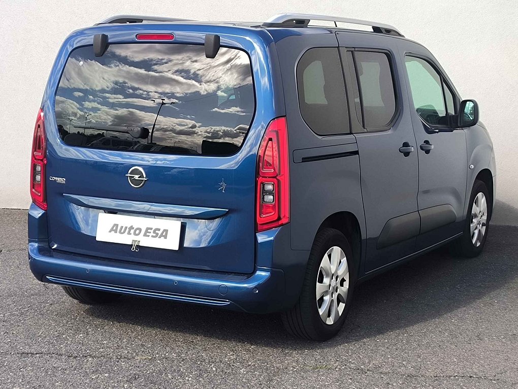 Opel Combo 1.2T 