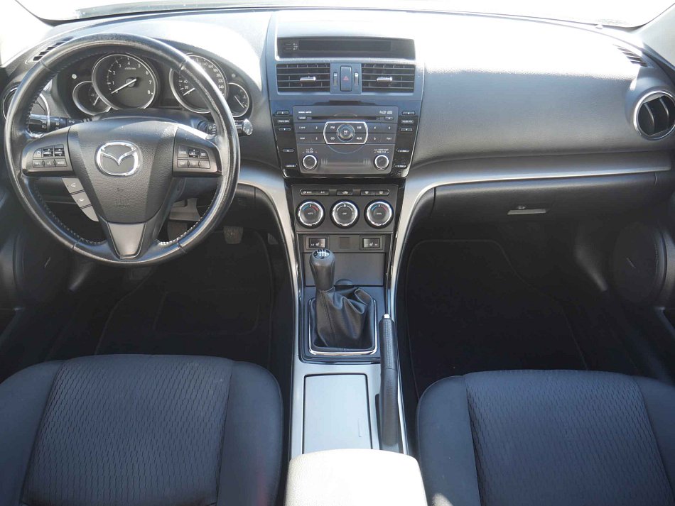 Mazda 6 2.0 i 