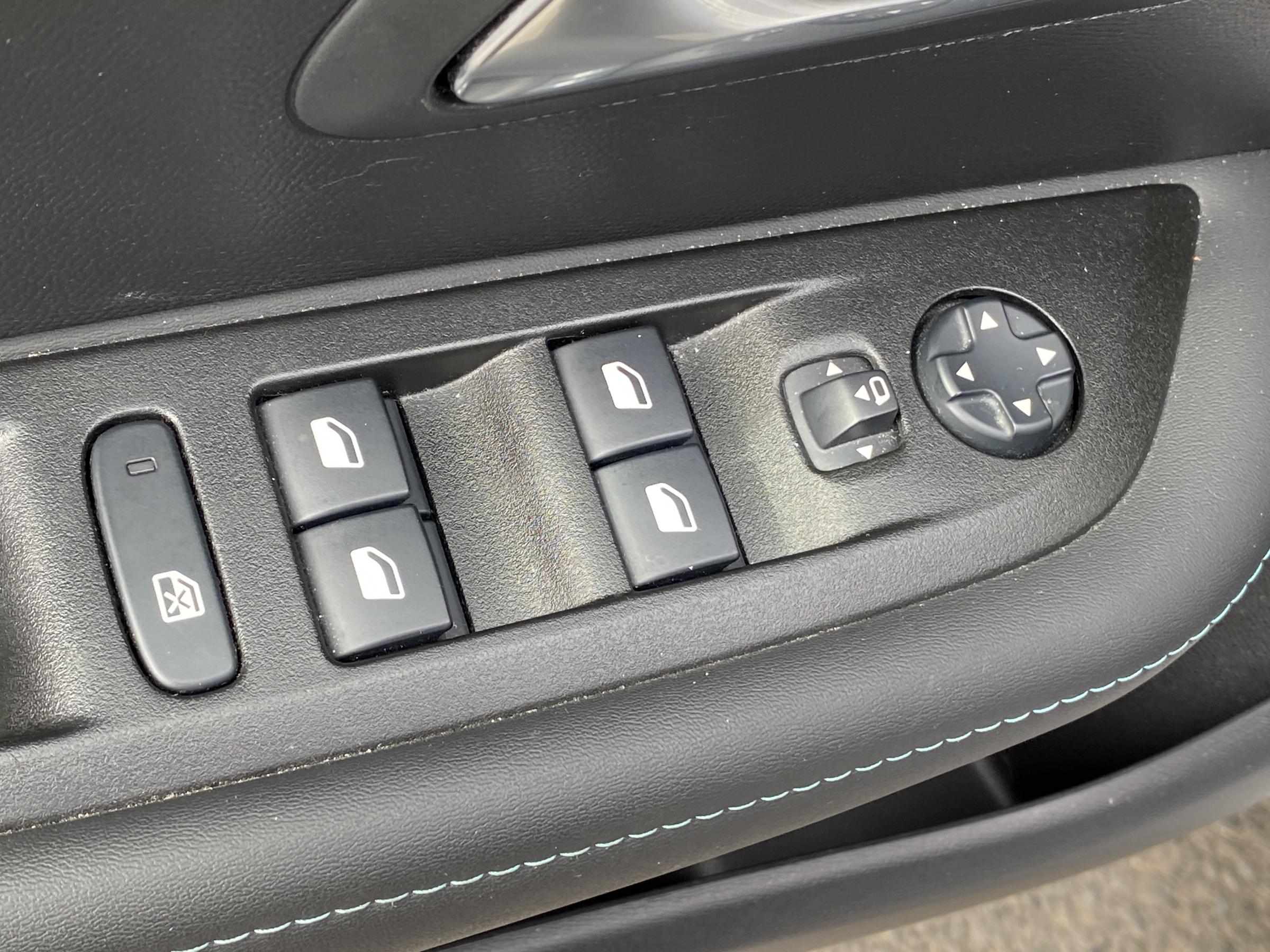 Peugeot 208, 2019 - pohled č. 12