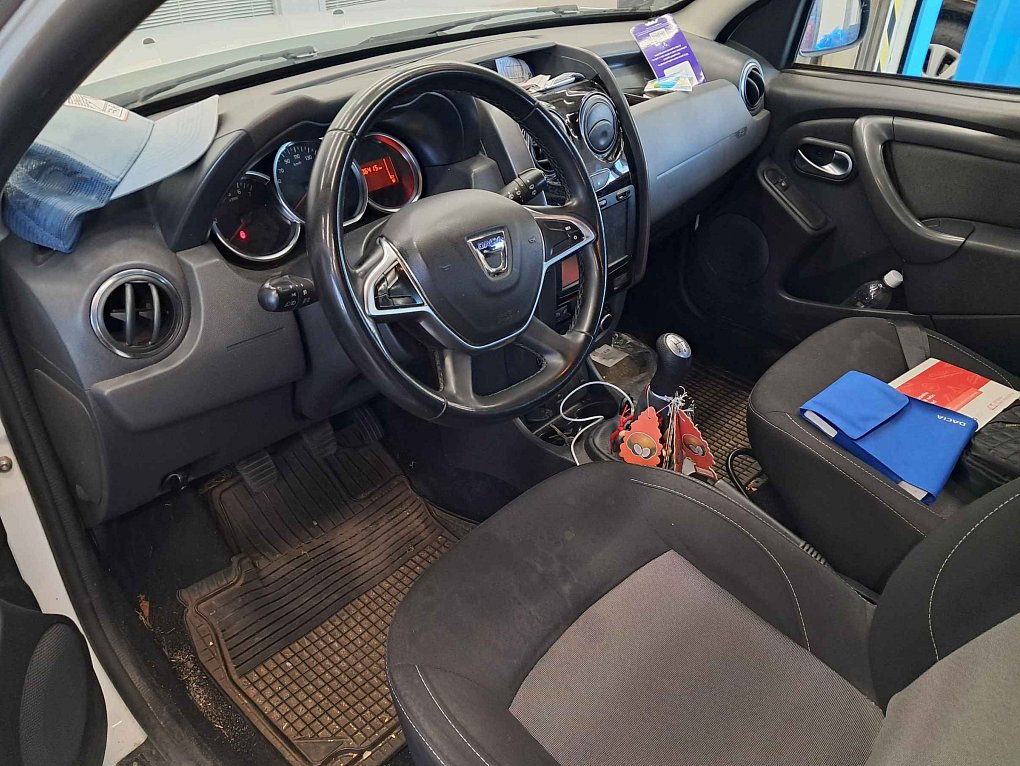 Dacia Duster 1.6 i 