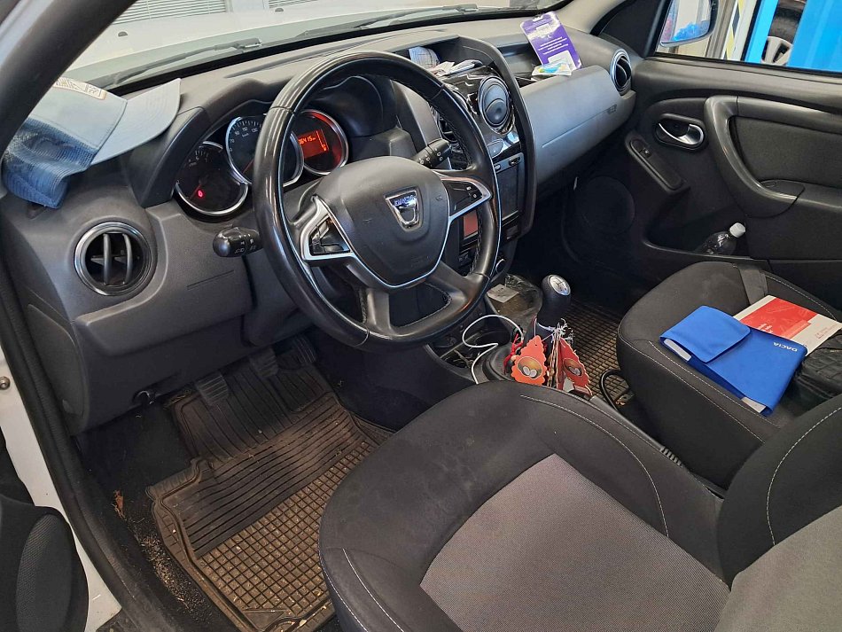 Dacia Duster 1.6 i 