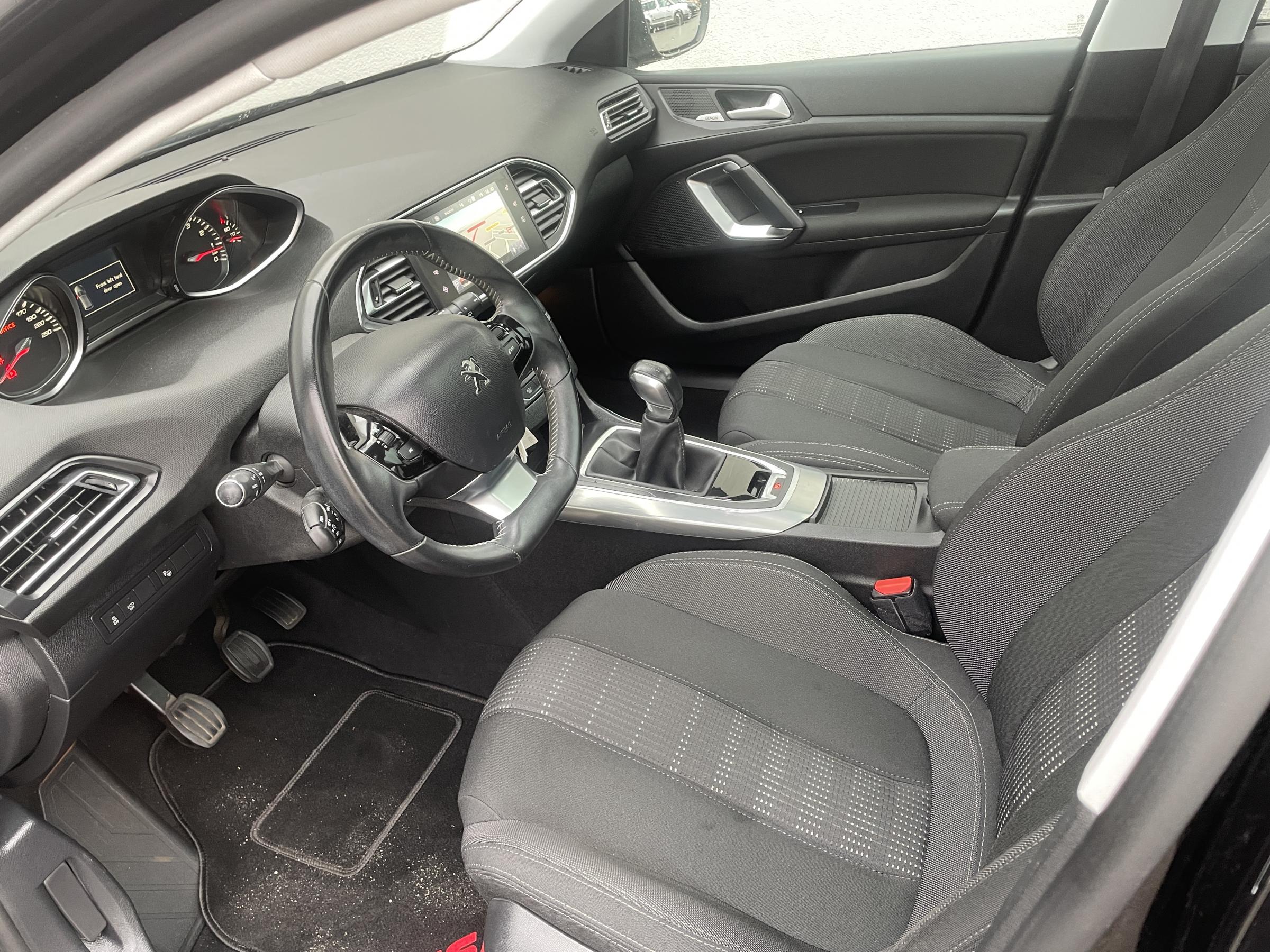 Peugeot 308, 2016 - pohled č. 12