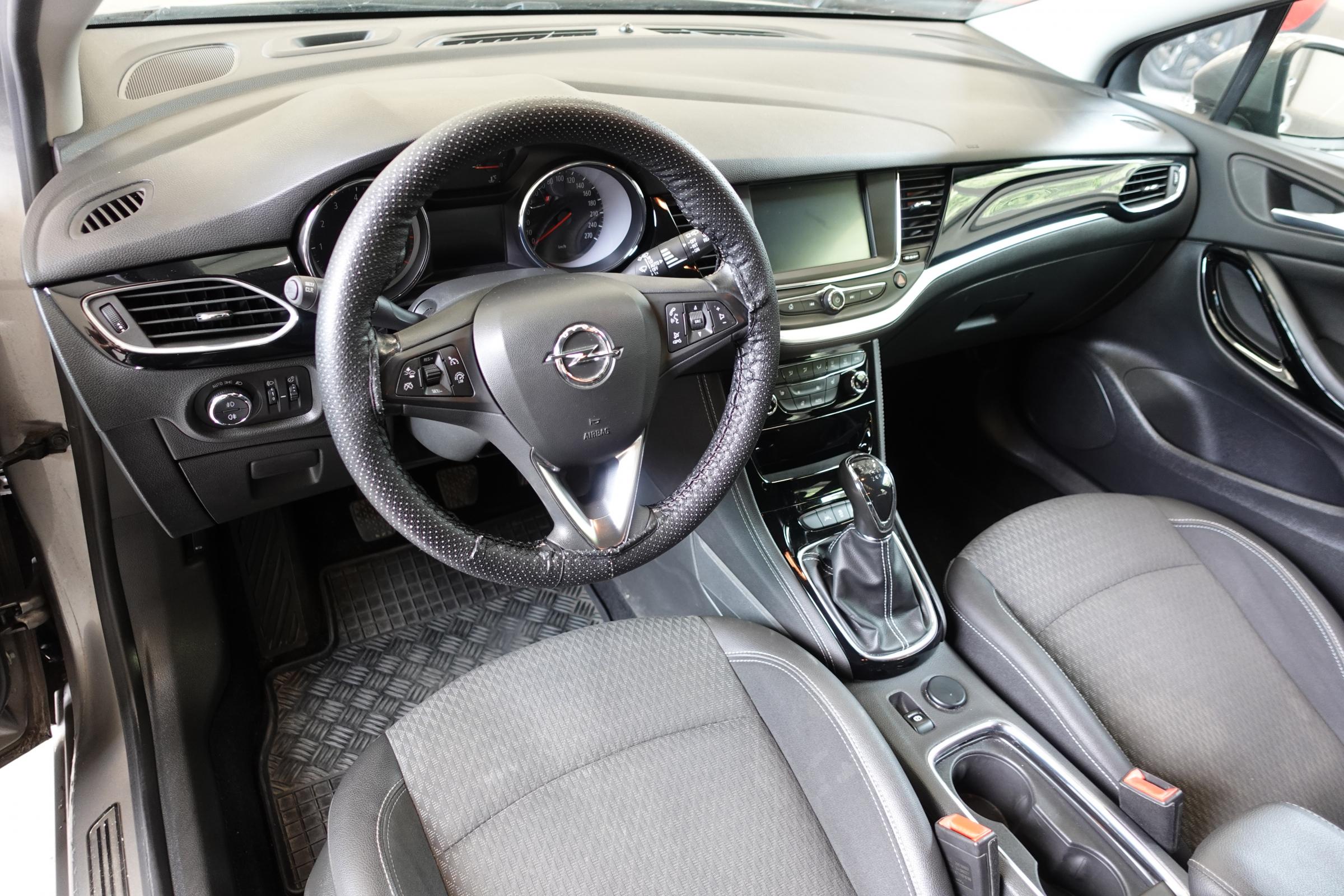 Opel Astra, 2017 - pohled č. 21