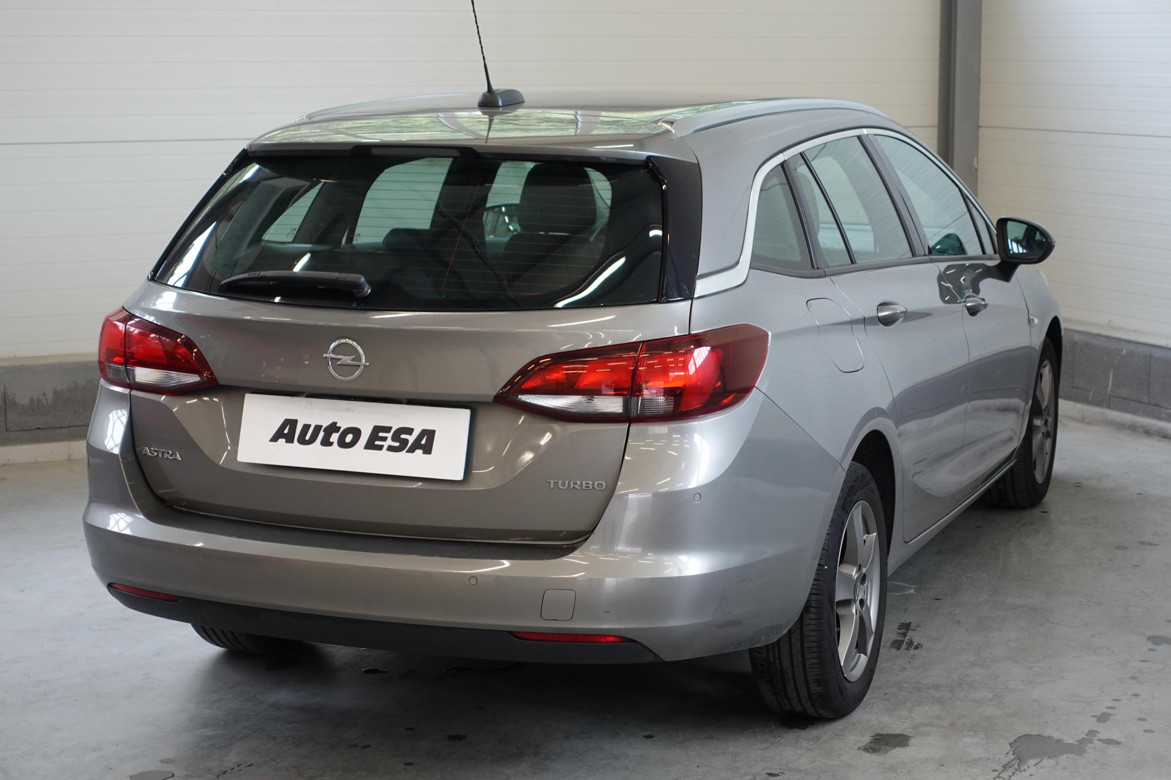 Opel Astra, 2017 - pohled č. 6