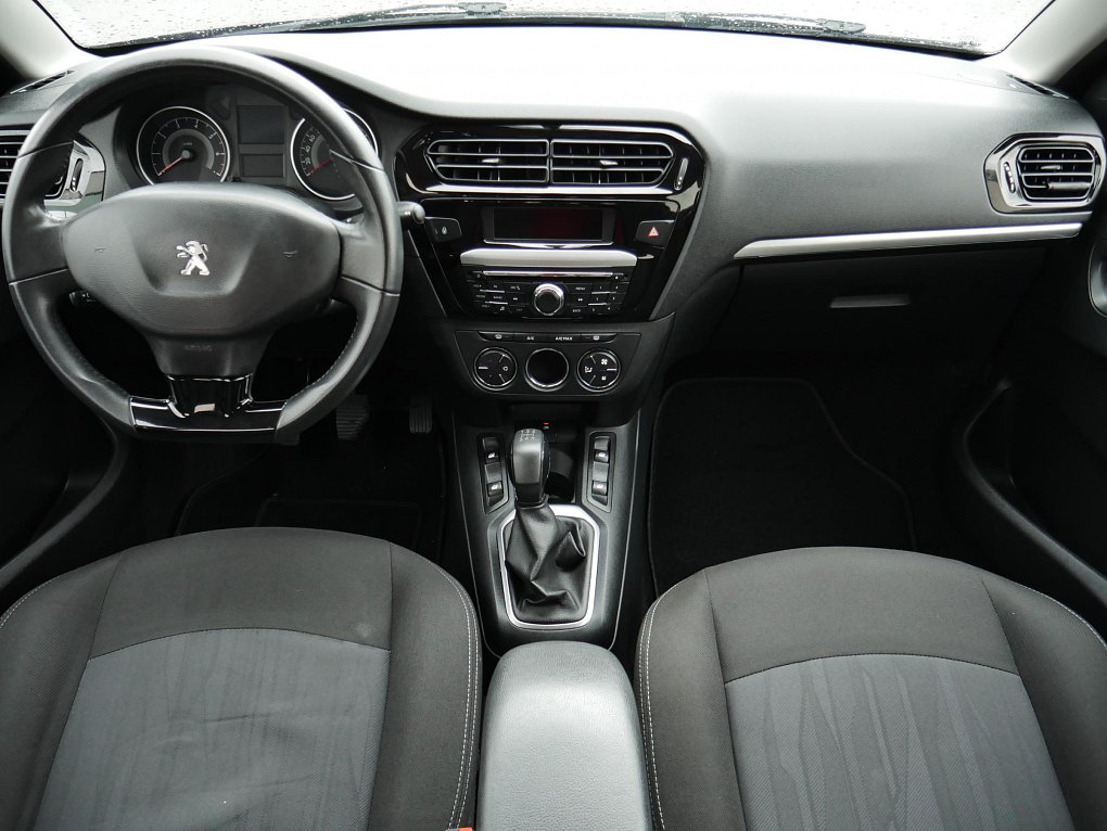 Peugeot 301 1.2 i 
