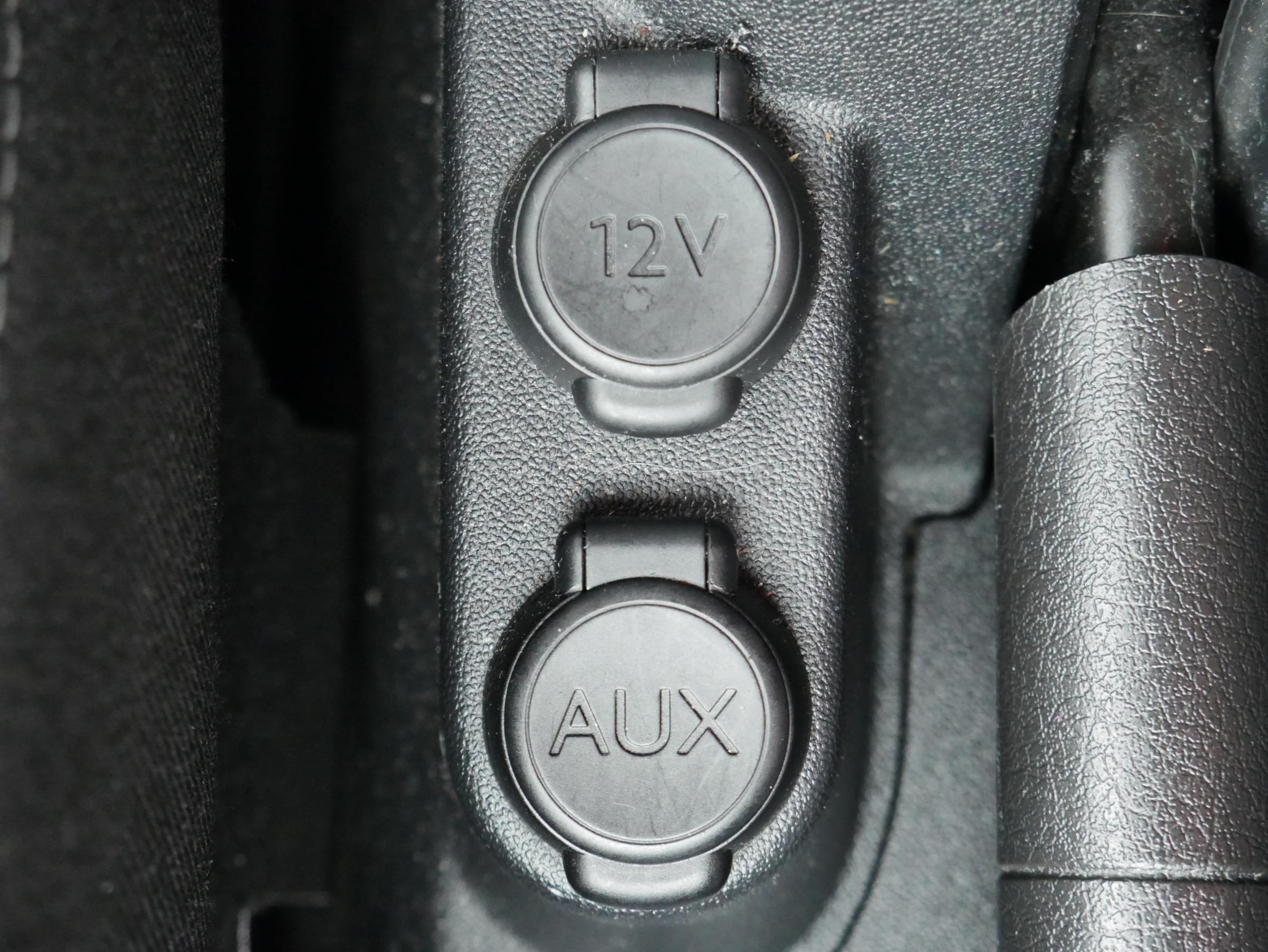 Peugeot 301, 2014 - pohled č. 17