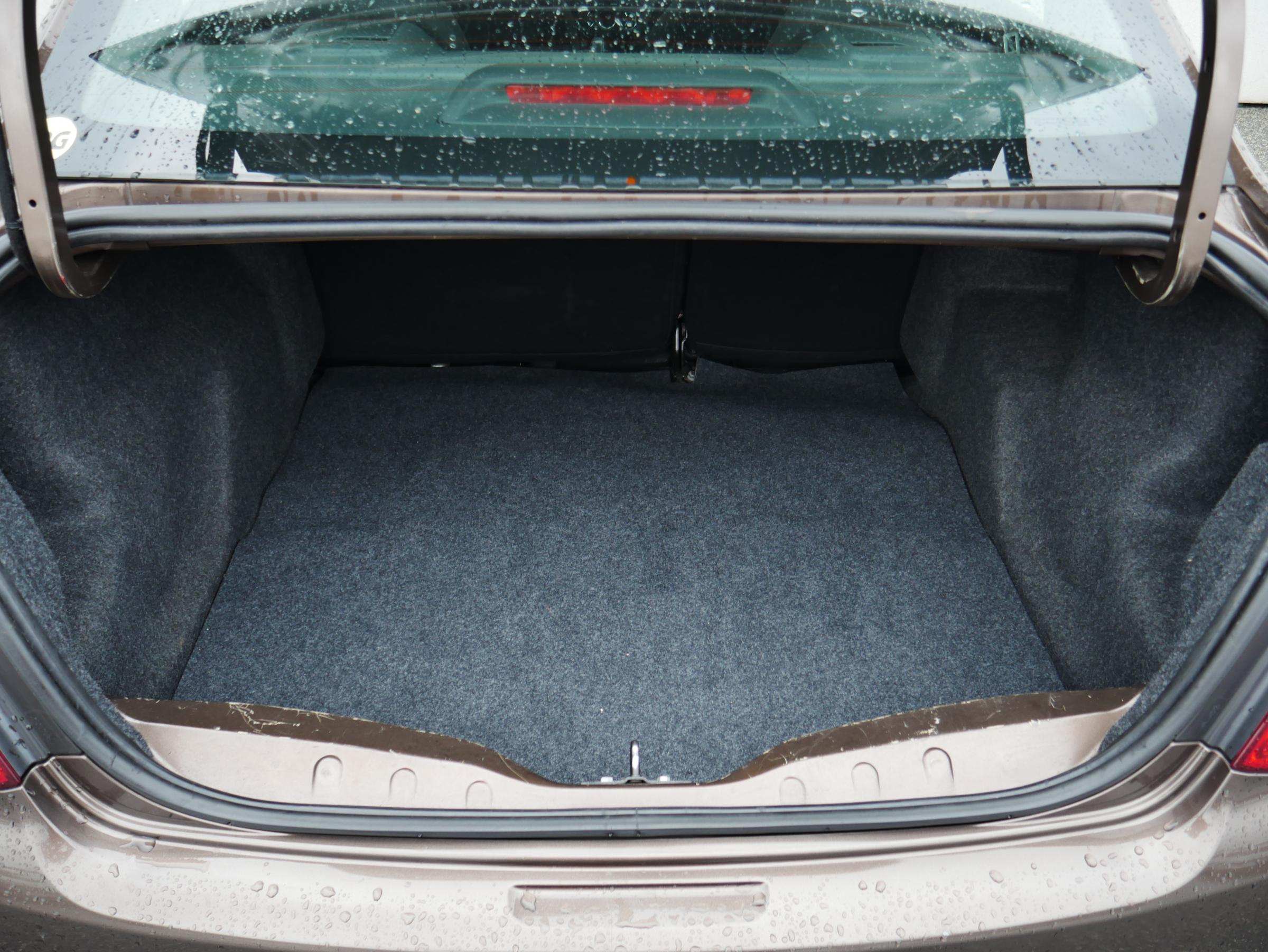 Peugeot 301, 2014 - pohled č. 7