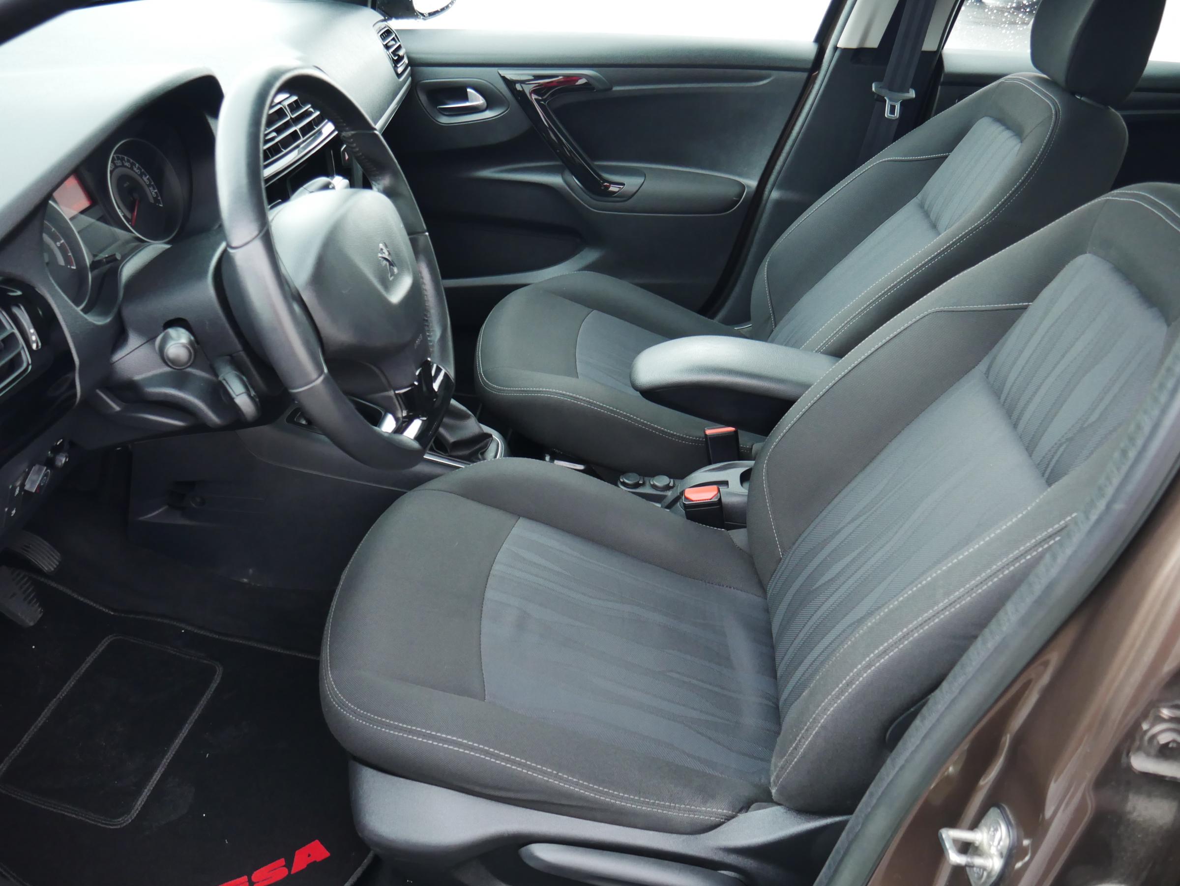 Peugeot 301, 2014 - pohled č. 9