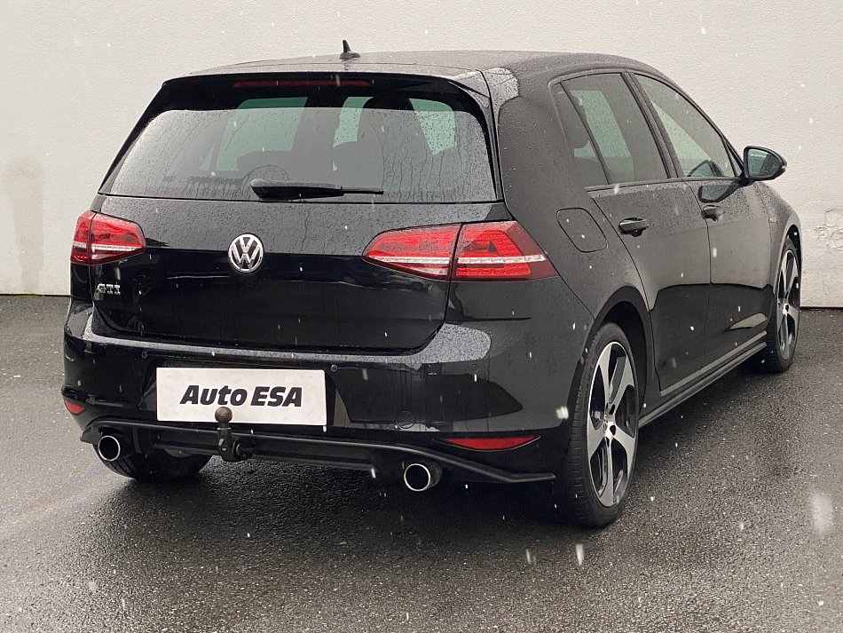 Volkswagen Golf 2.0 TSi GTi