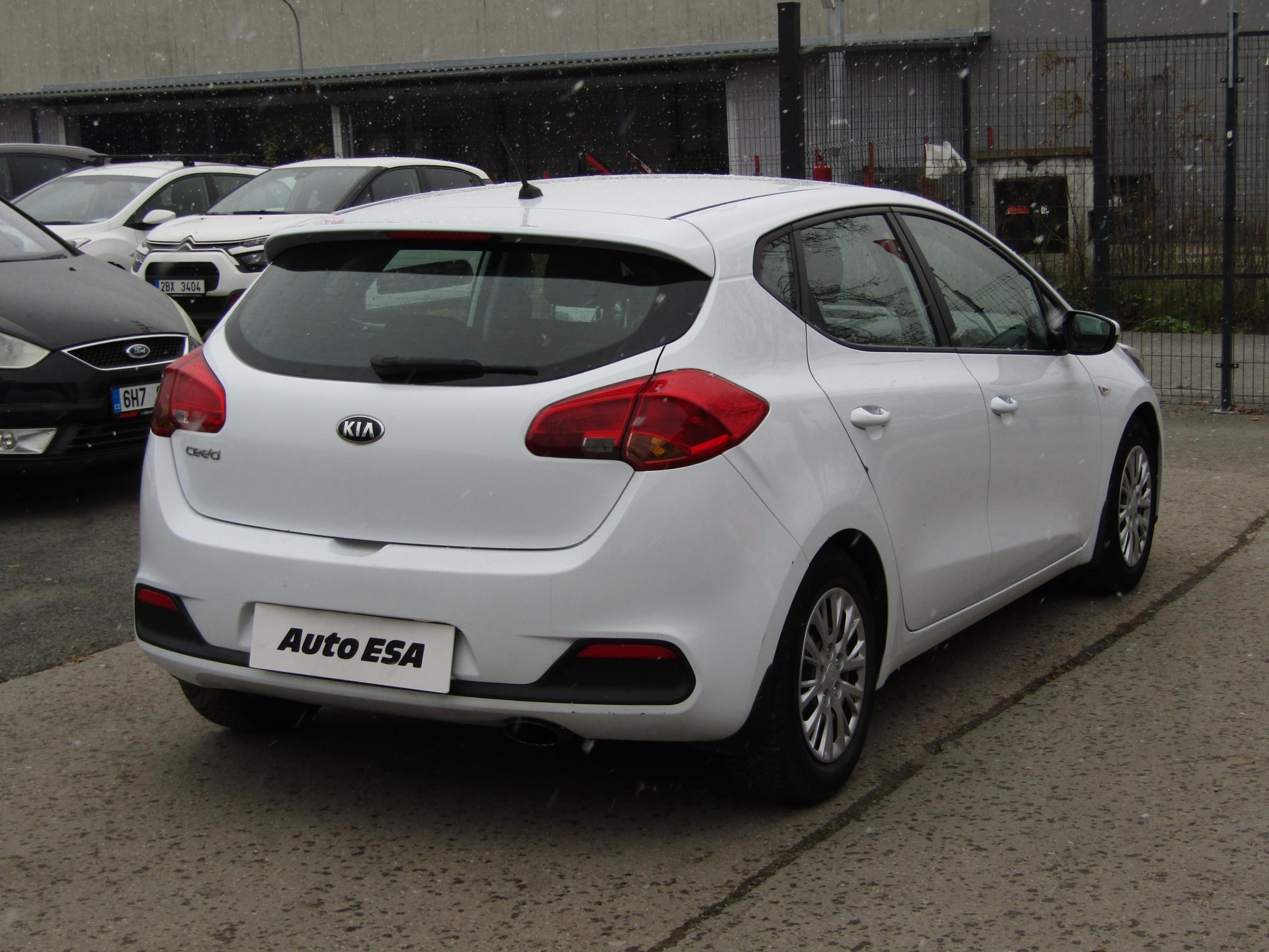 Kia Cee´d, 2012 - pohled č. 4