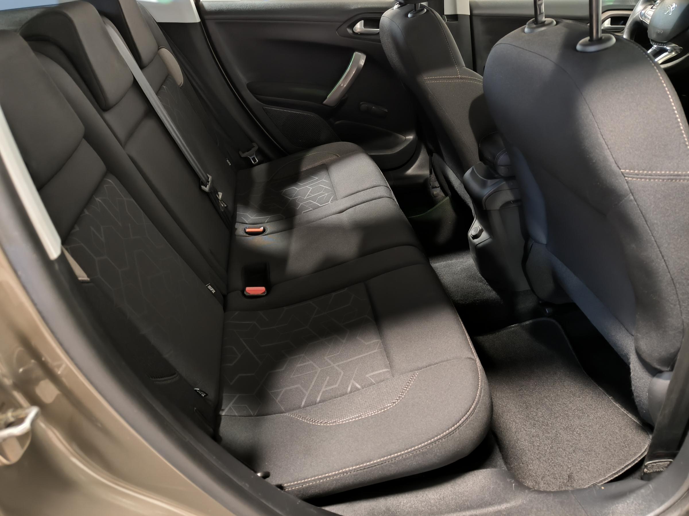 Peugeot 2008, 2016 - pohled č. 11