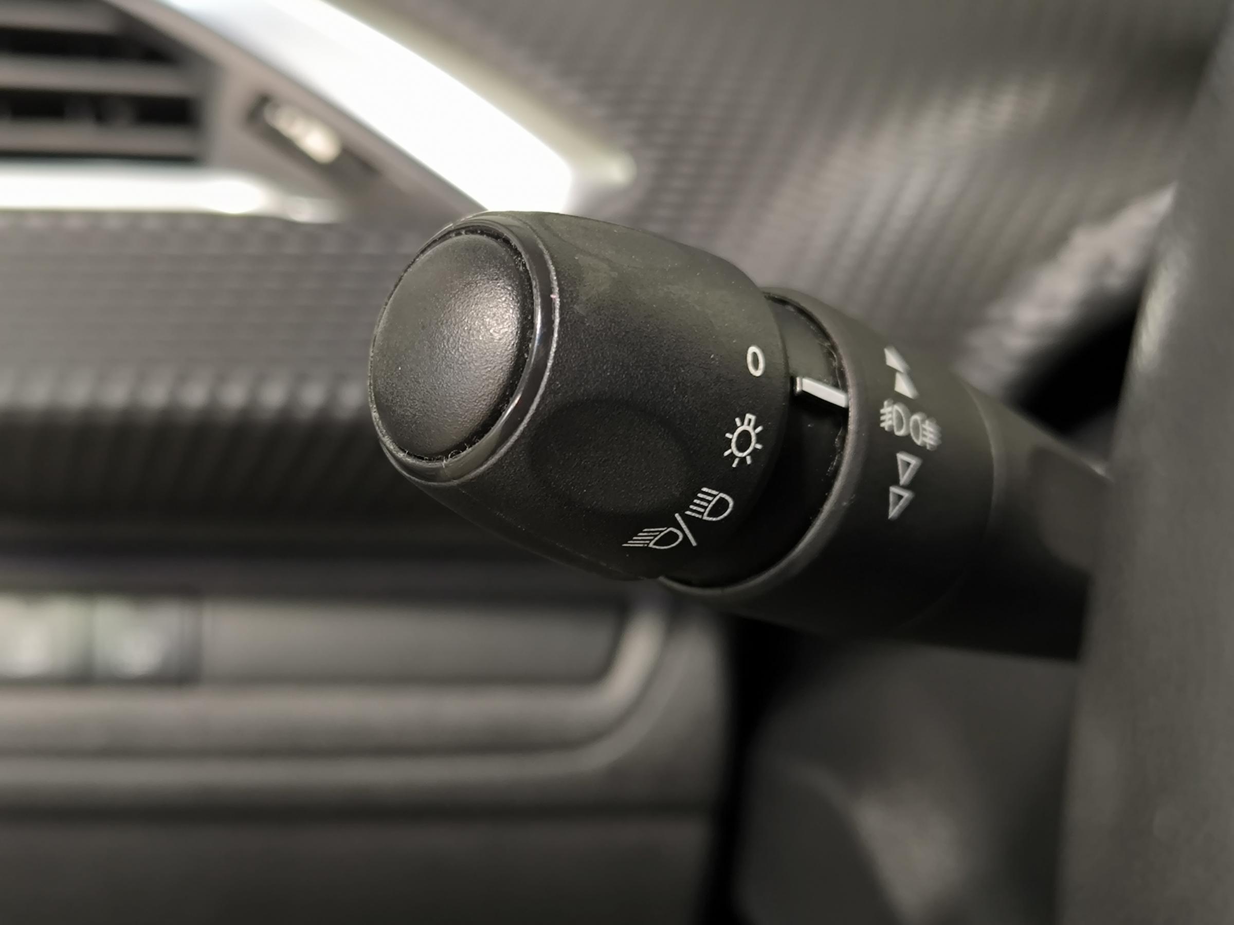 Peugeot 2008, 2016 - pohled č. 16