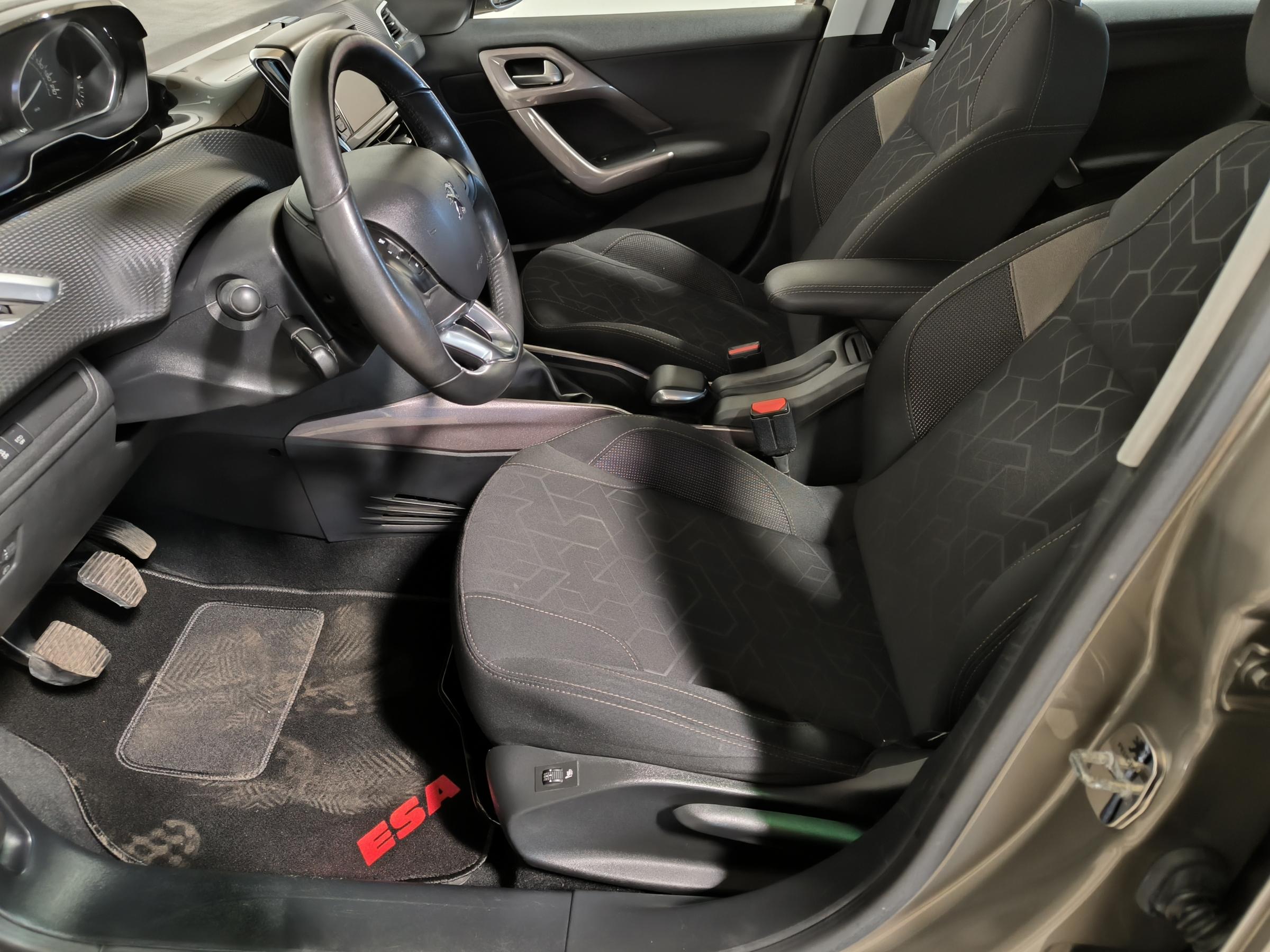 Peugeot 2008, 2016 - pohled č. 9