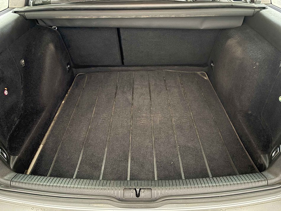 Volkswagen Golf 1.6 i 
