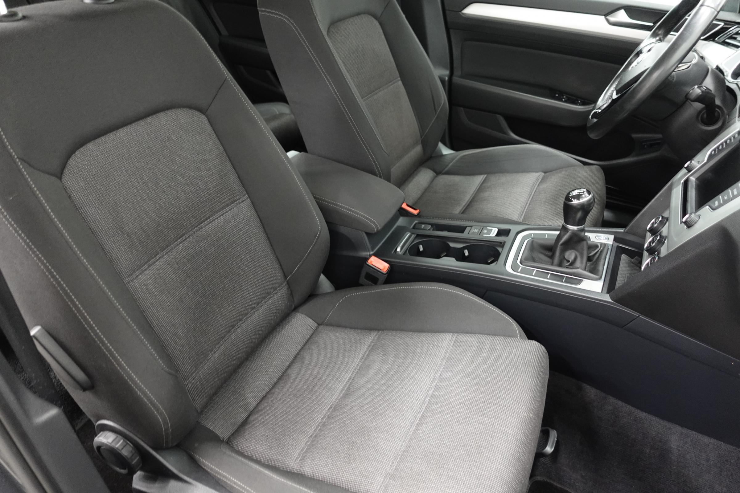 Volkswagen Passat, 2015 - pohled č. 11