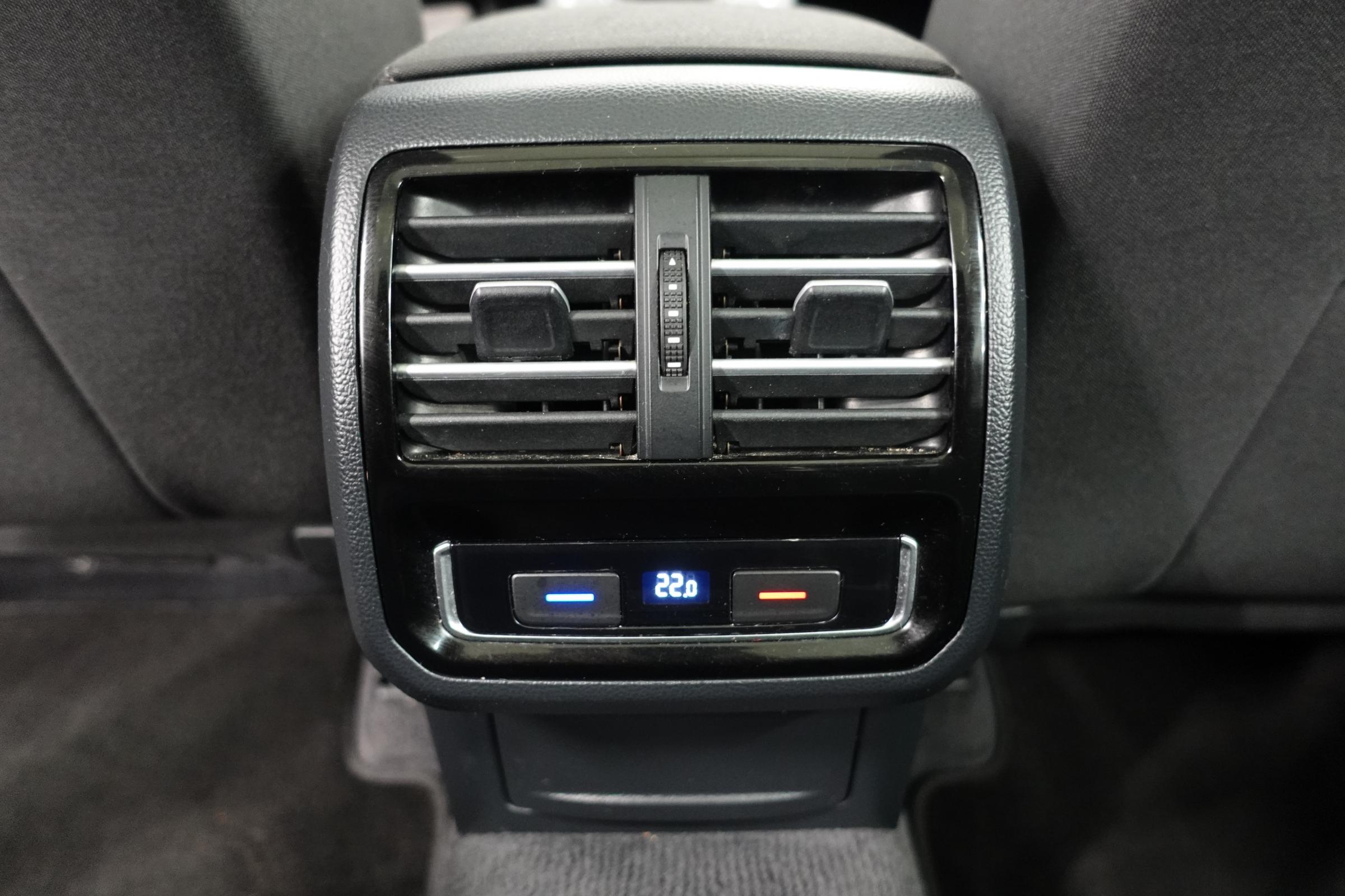 Volkswagen Passat, 2015 - pohled č. 20