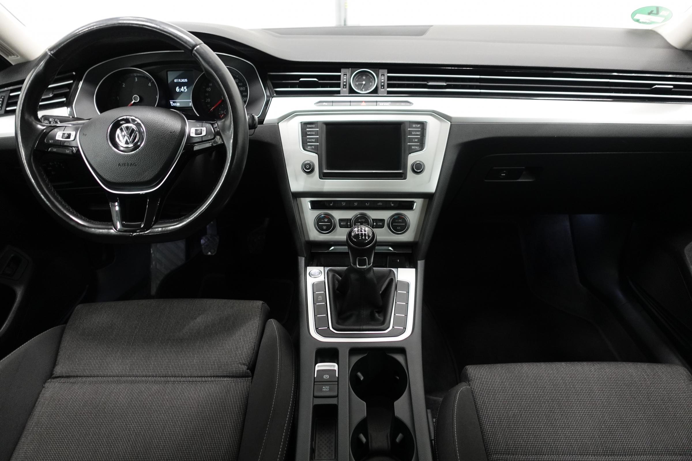 Volkswagen Passat, 2015 - pohled č. 8