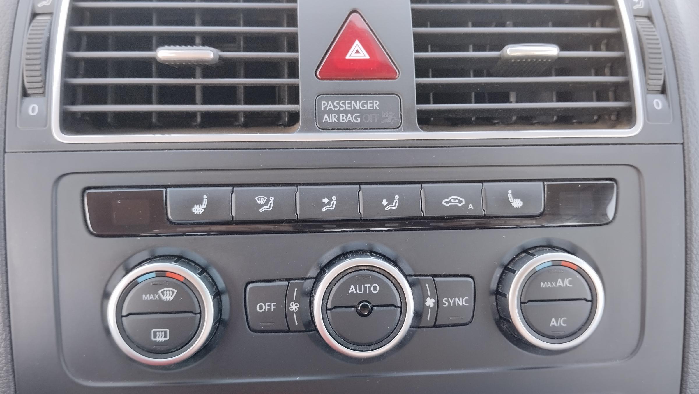 Volkswagen Touran, 2012 - pohled č. 13