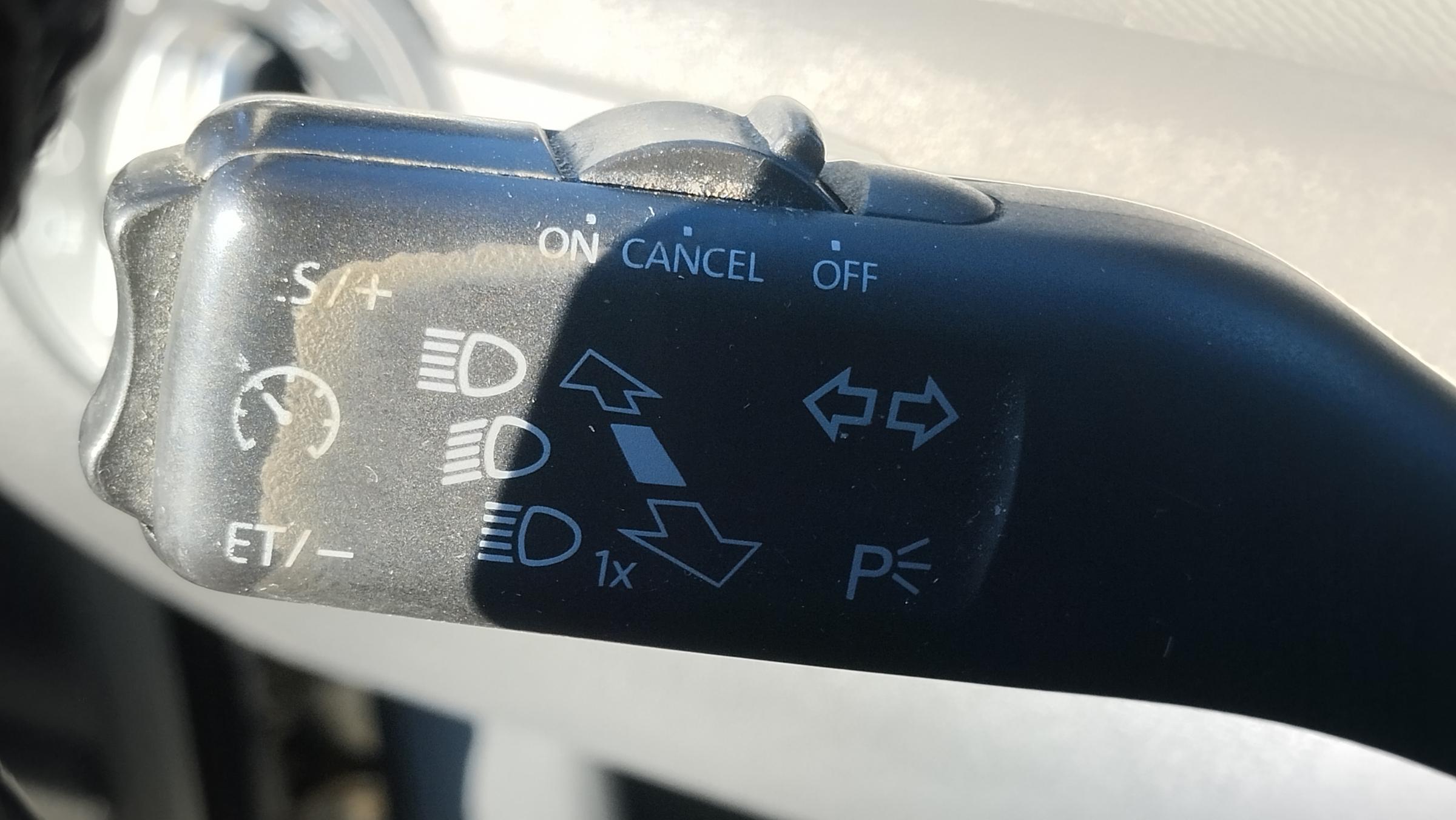 Volkswagen Touran, 2012 - pohled č. 17