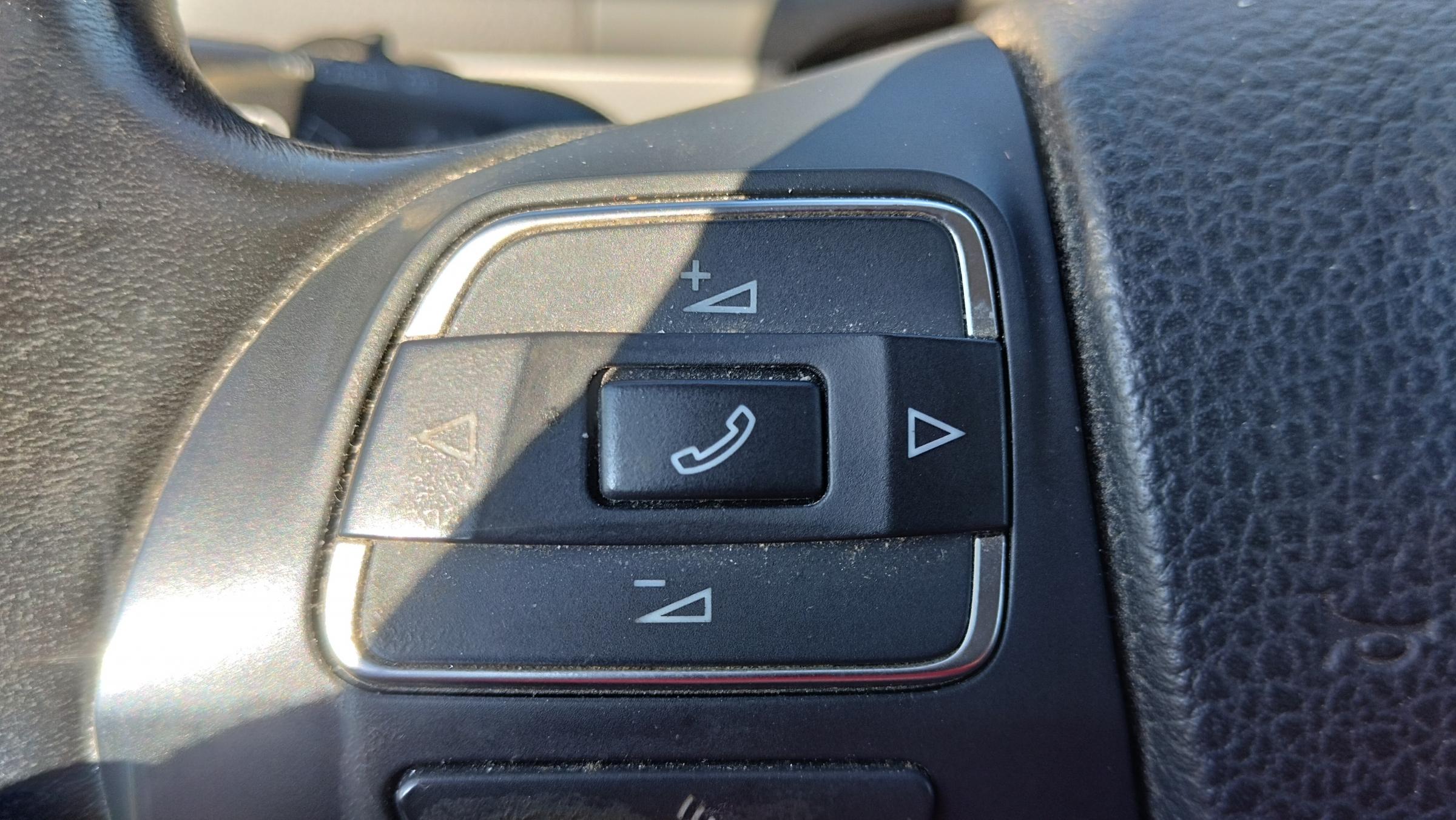 Volkswagen Touran, 2012 - pohled č. 18