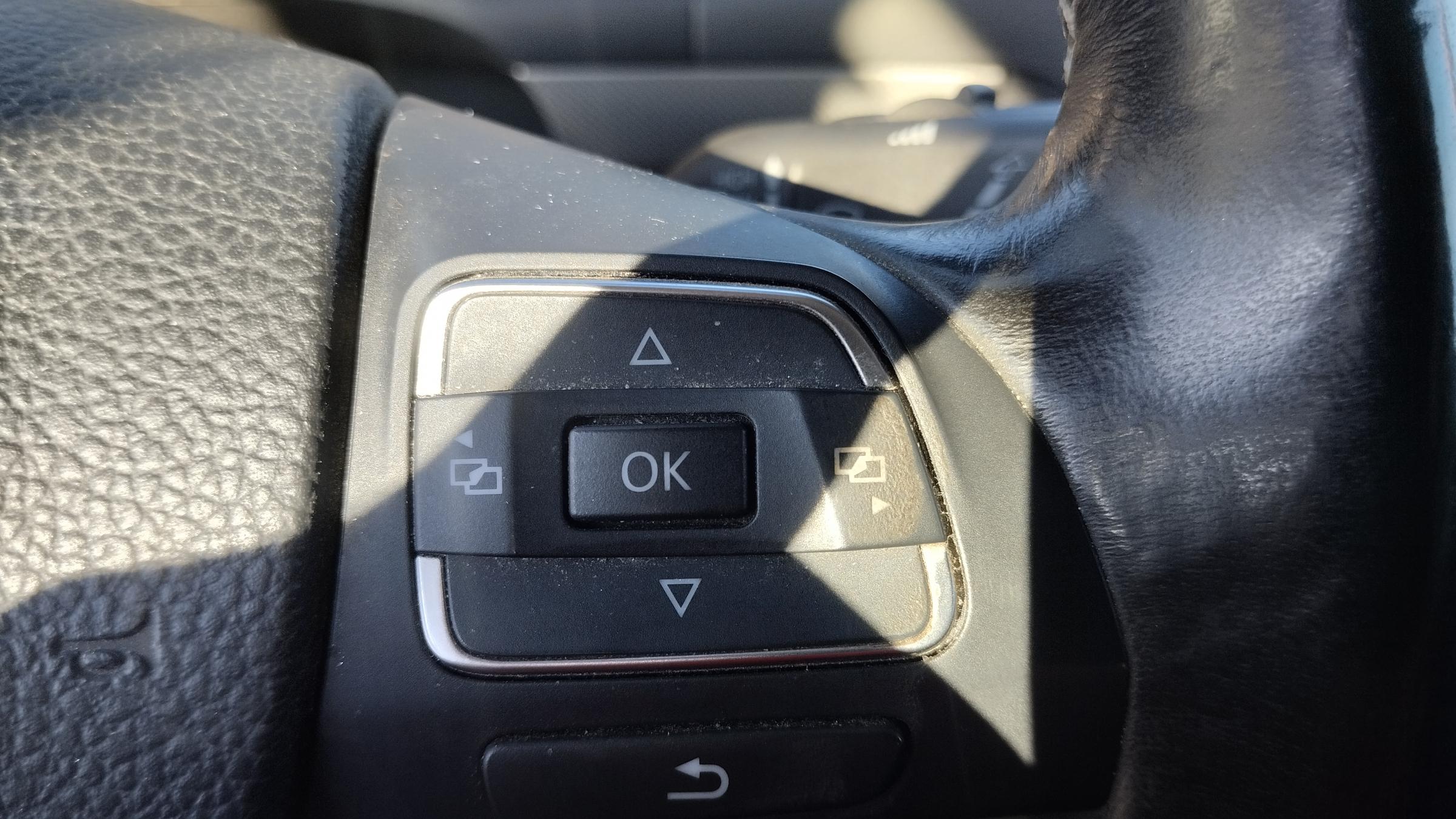 Volkswagen Touran, 2012 - pohled č. 19