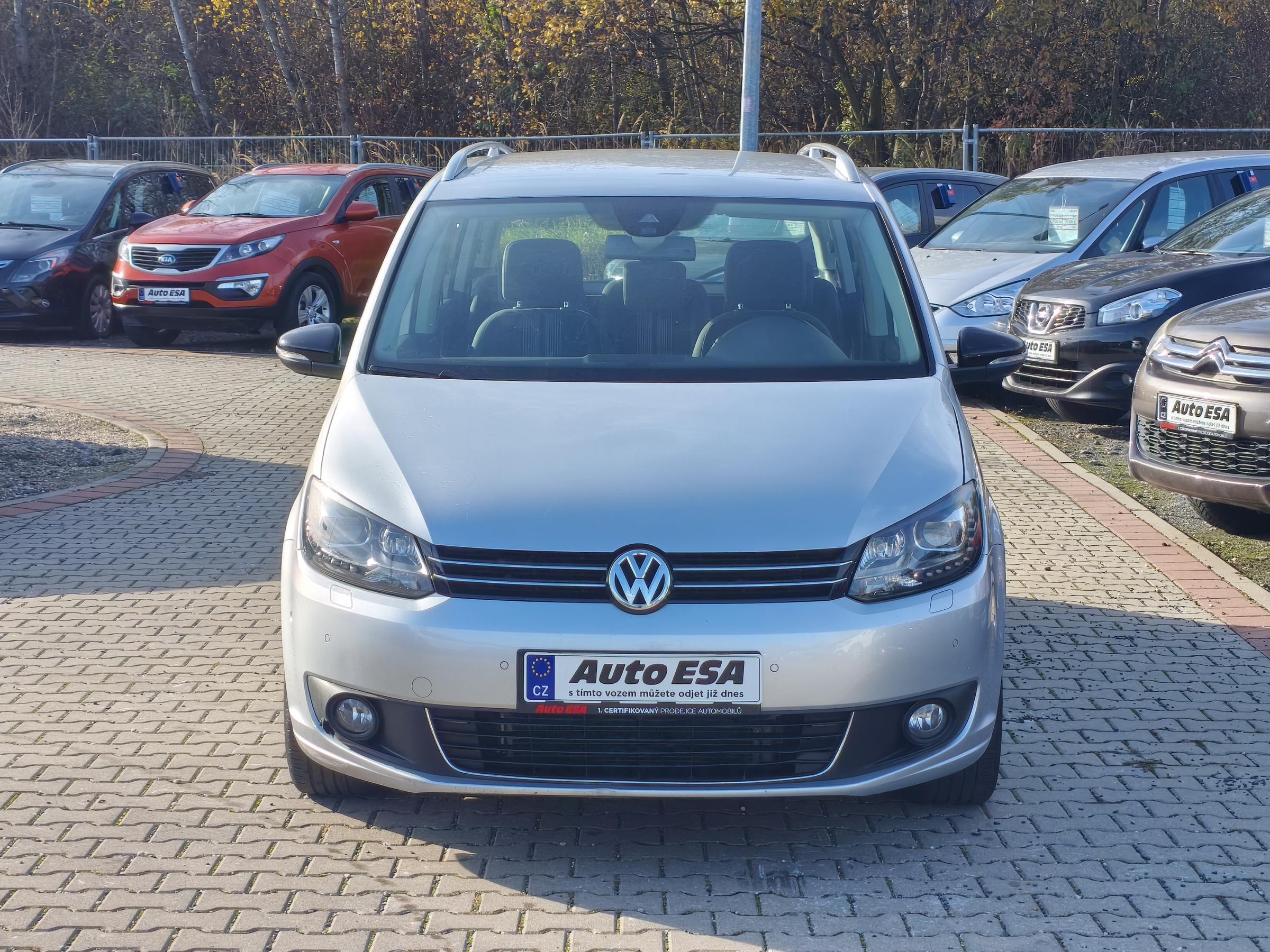 Volkswagen Touran, 2012 - pohled č. 2