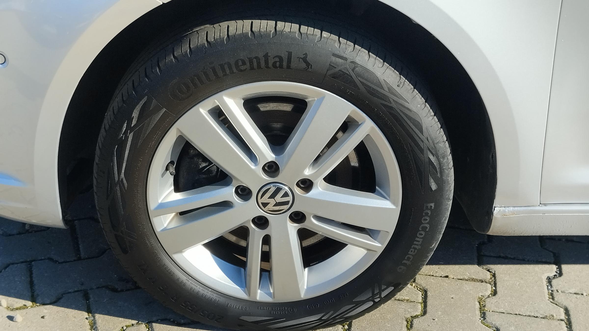 Volkswagen Touran, 2012 - pohled č. 21