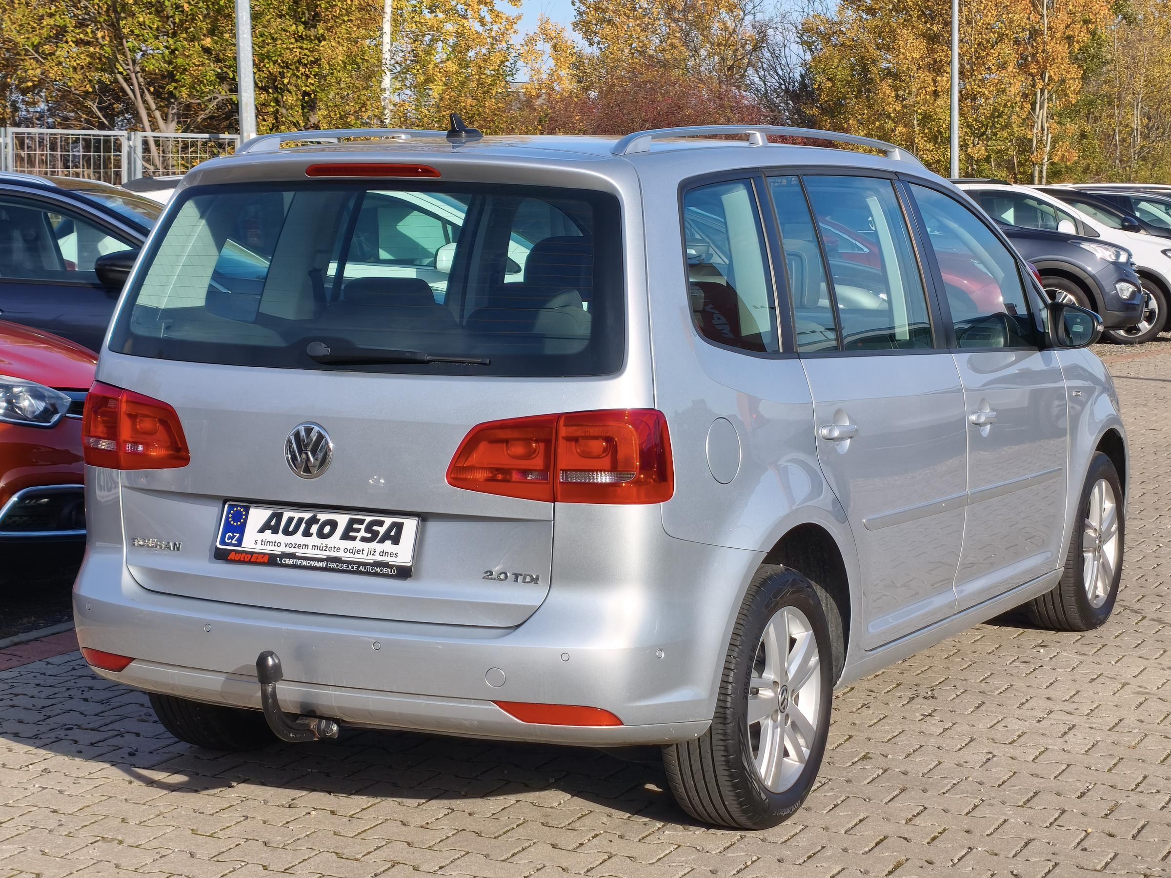 Volkswagen Touran, 2012 - pohled č. 4