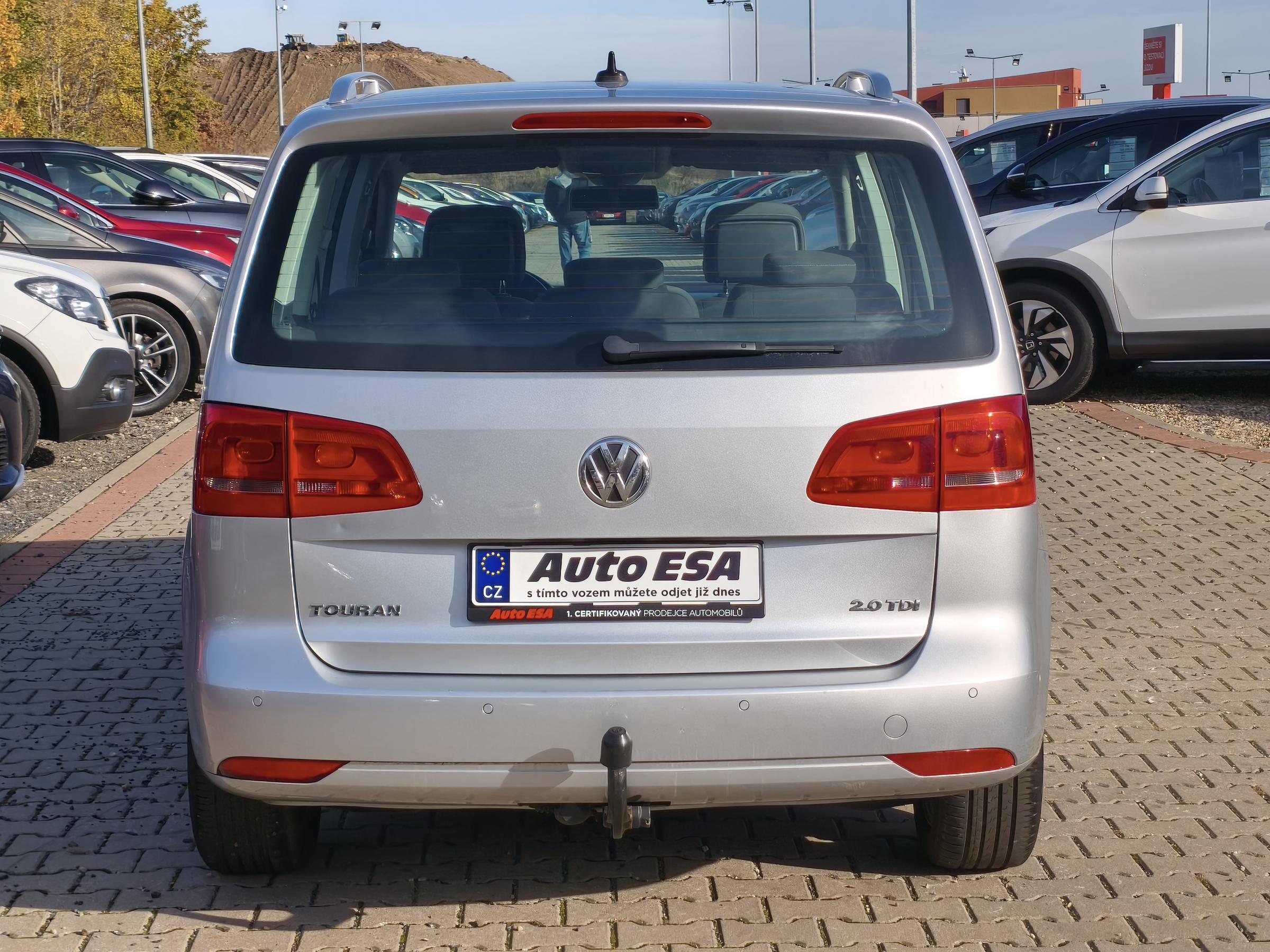 Volkswagen Touran, 2012 - pohled č. 5