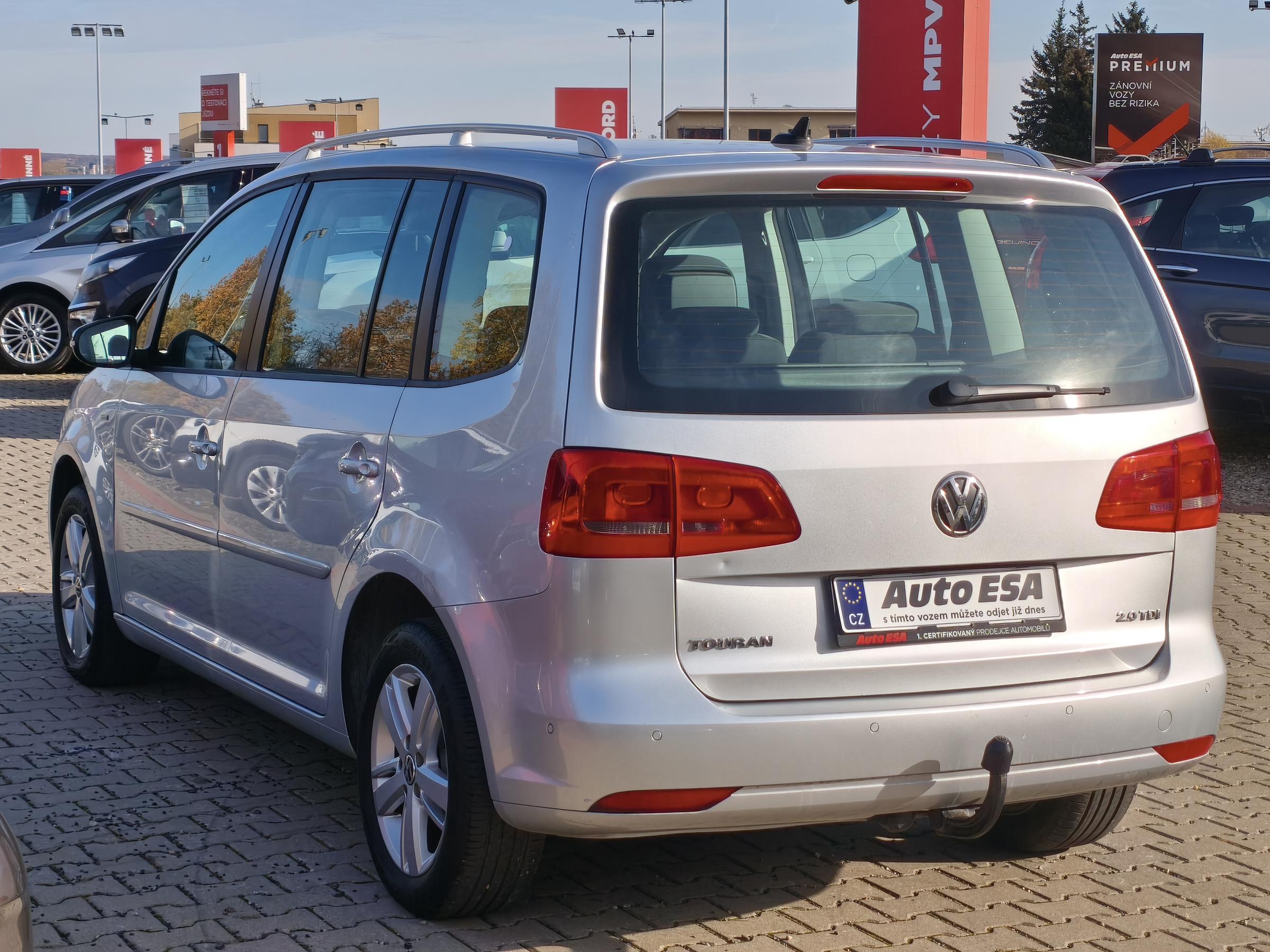 Volkswagen Touran, 2012 - pohled č. 6