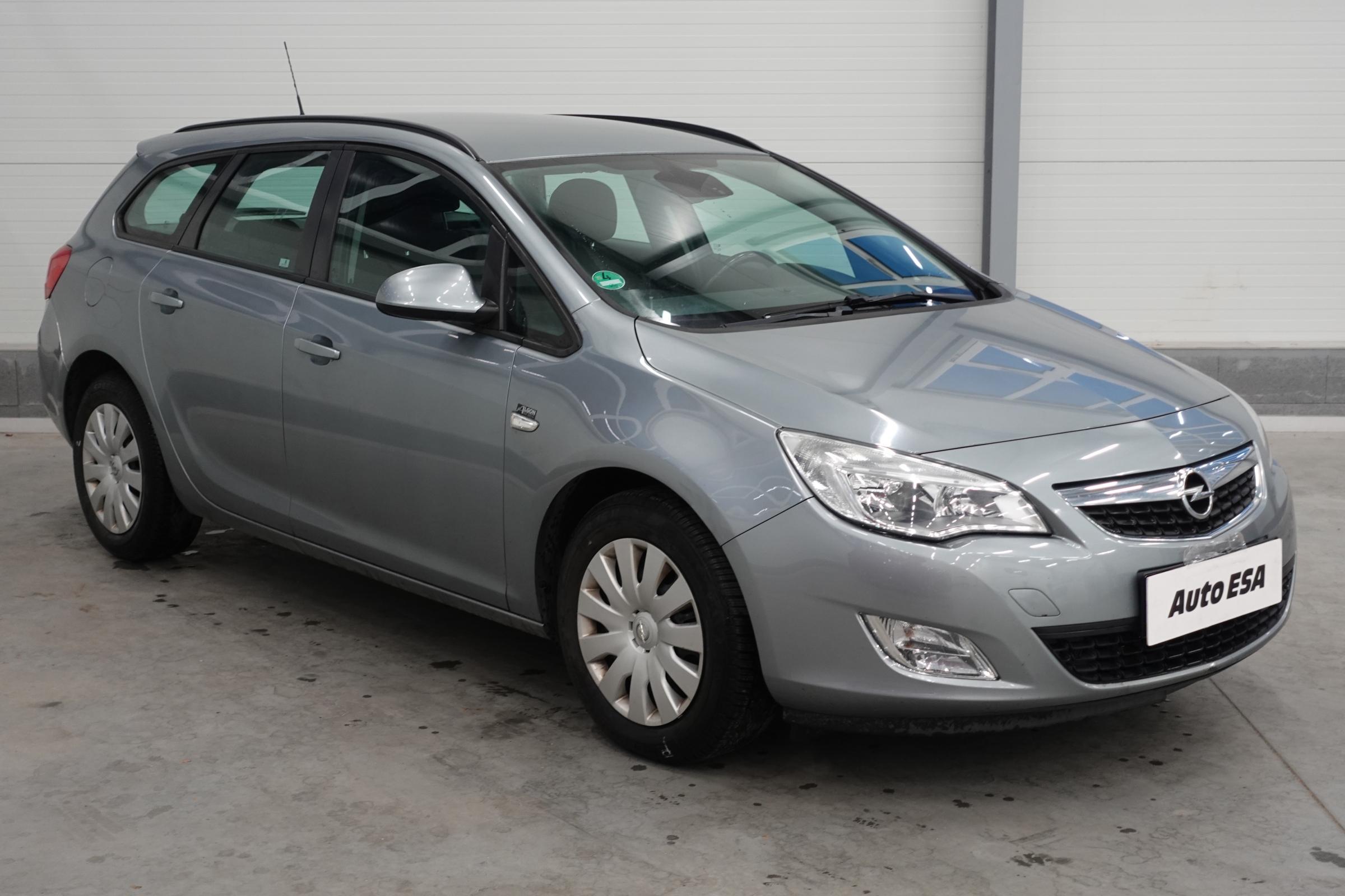 Opel Astra, 2012