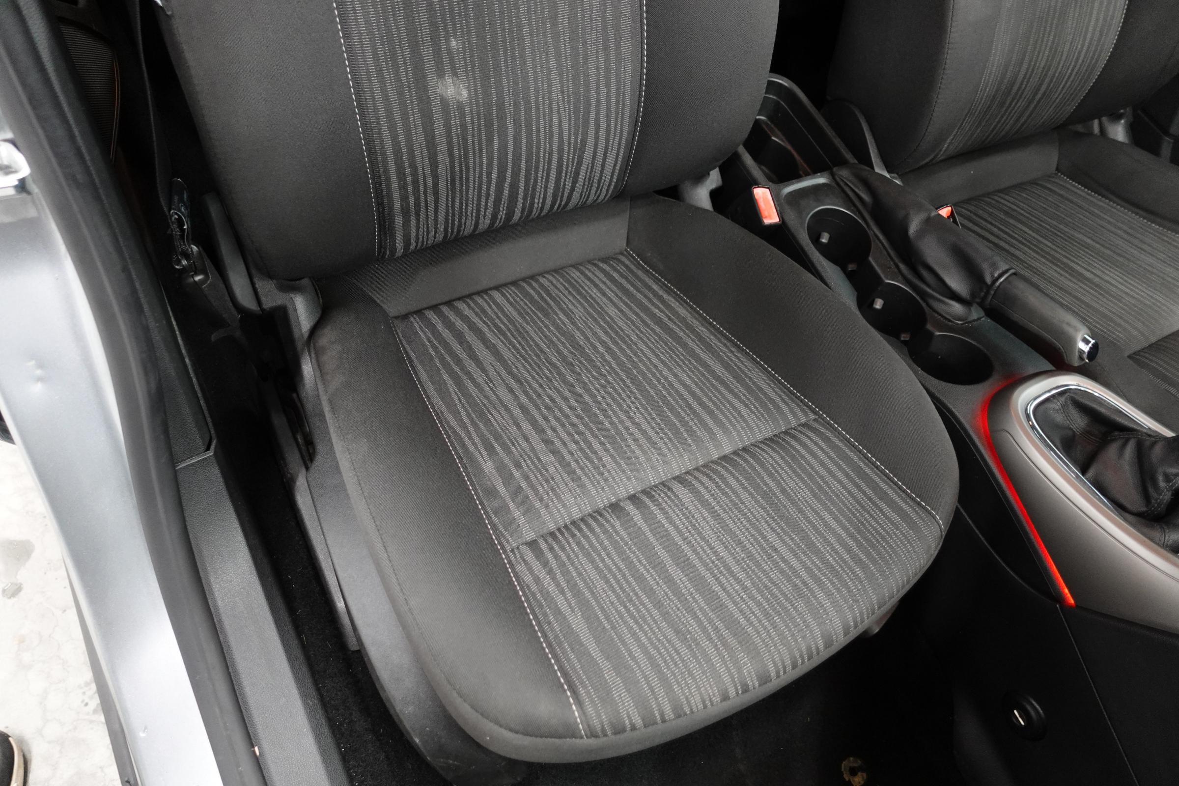 Opel Astra, 2012 - pohled č. 11