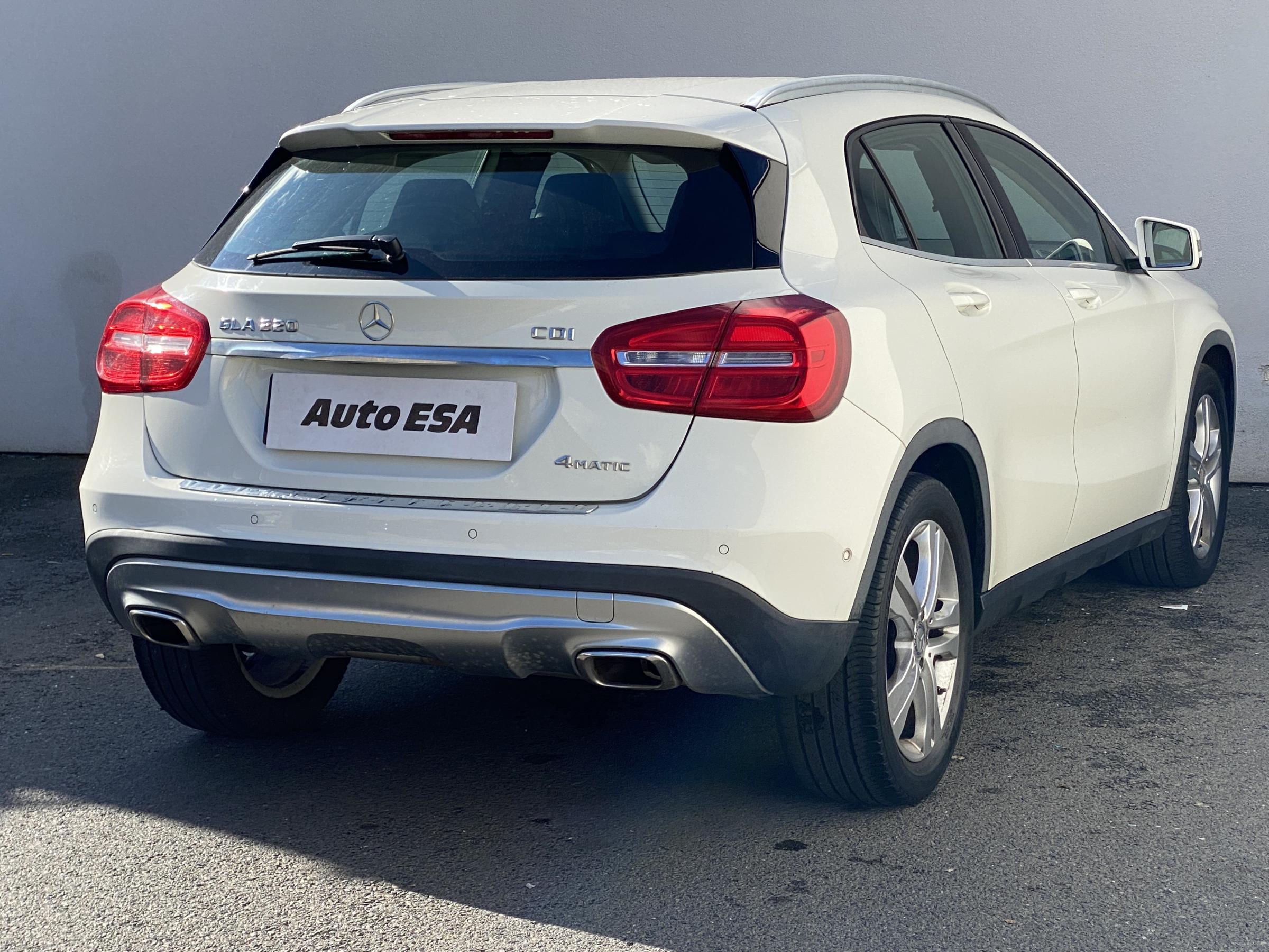 Mercedes-Benz GLA, 2015 - pohled č. 4