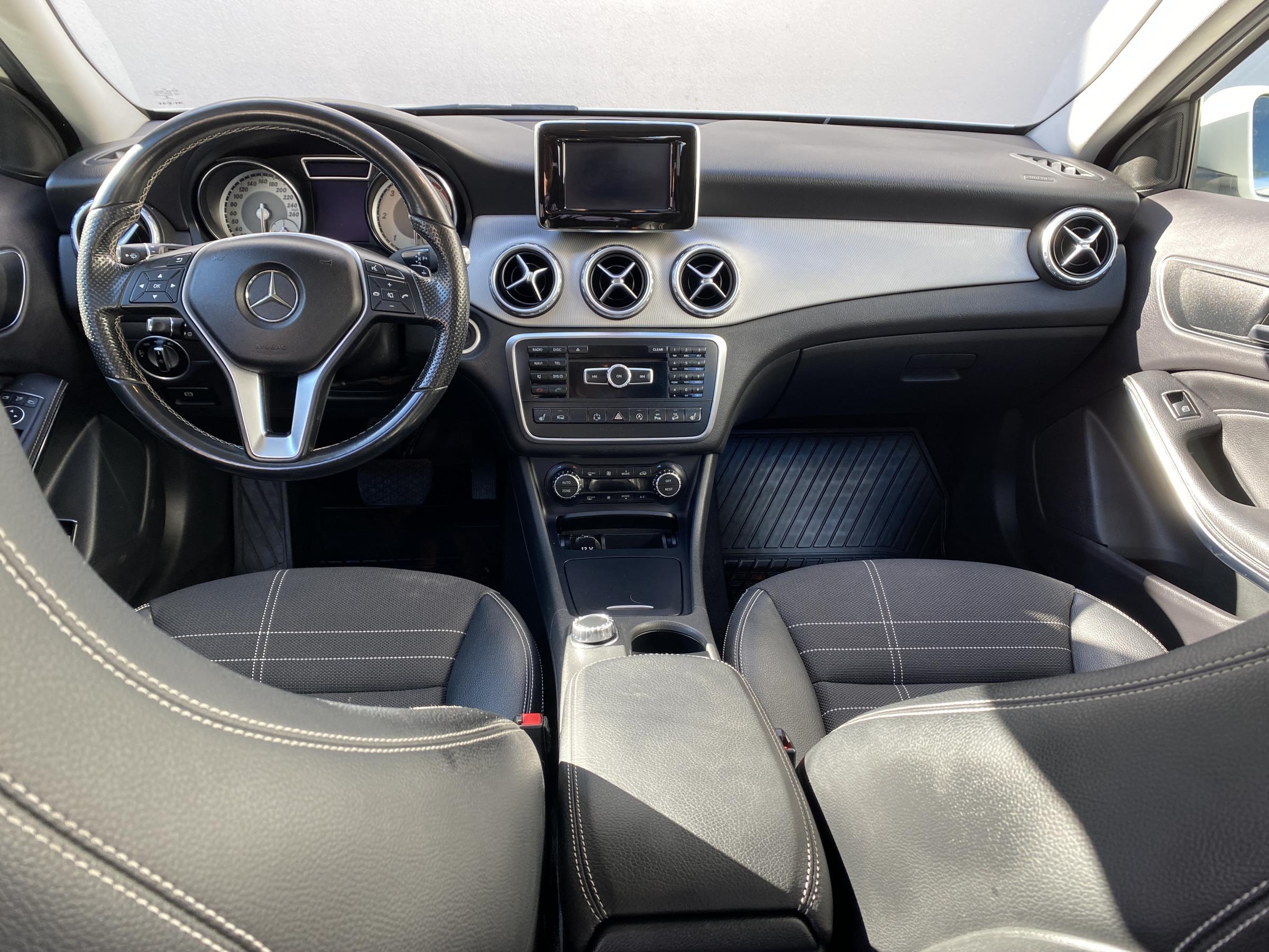 Mercedes-Benz GLA, 2015 - pohled č. 8