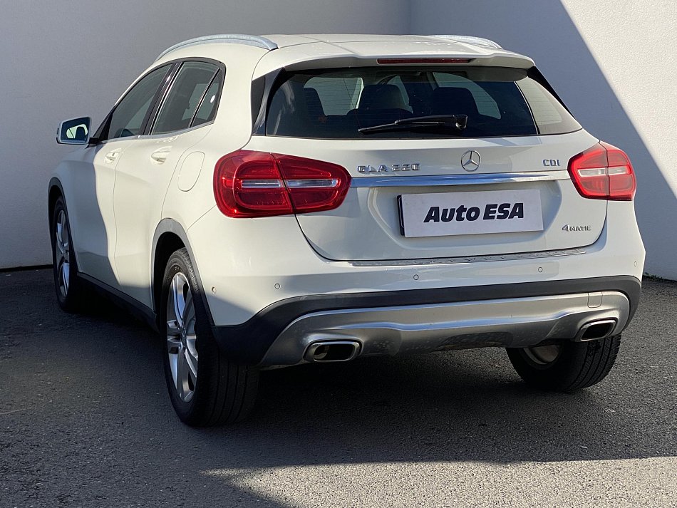 Mercedes-Benz GLA 2.2 CDi  220 4Matic