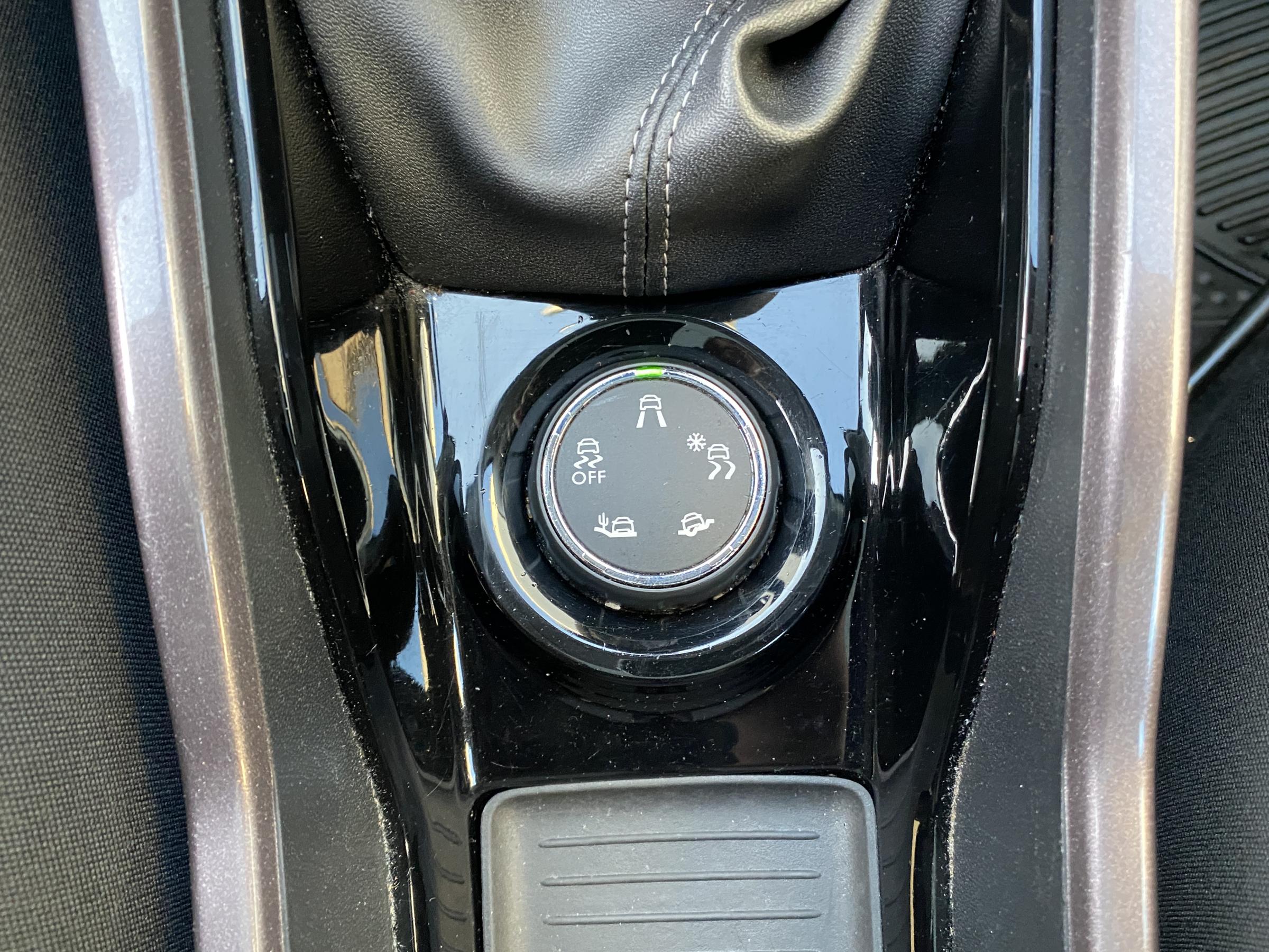 Peugeot 2008, 2014 - pohled č. 17