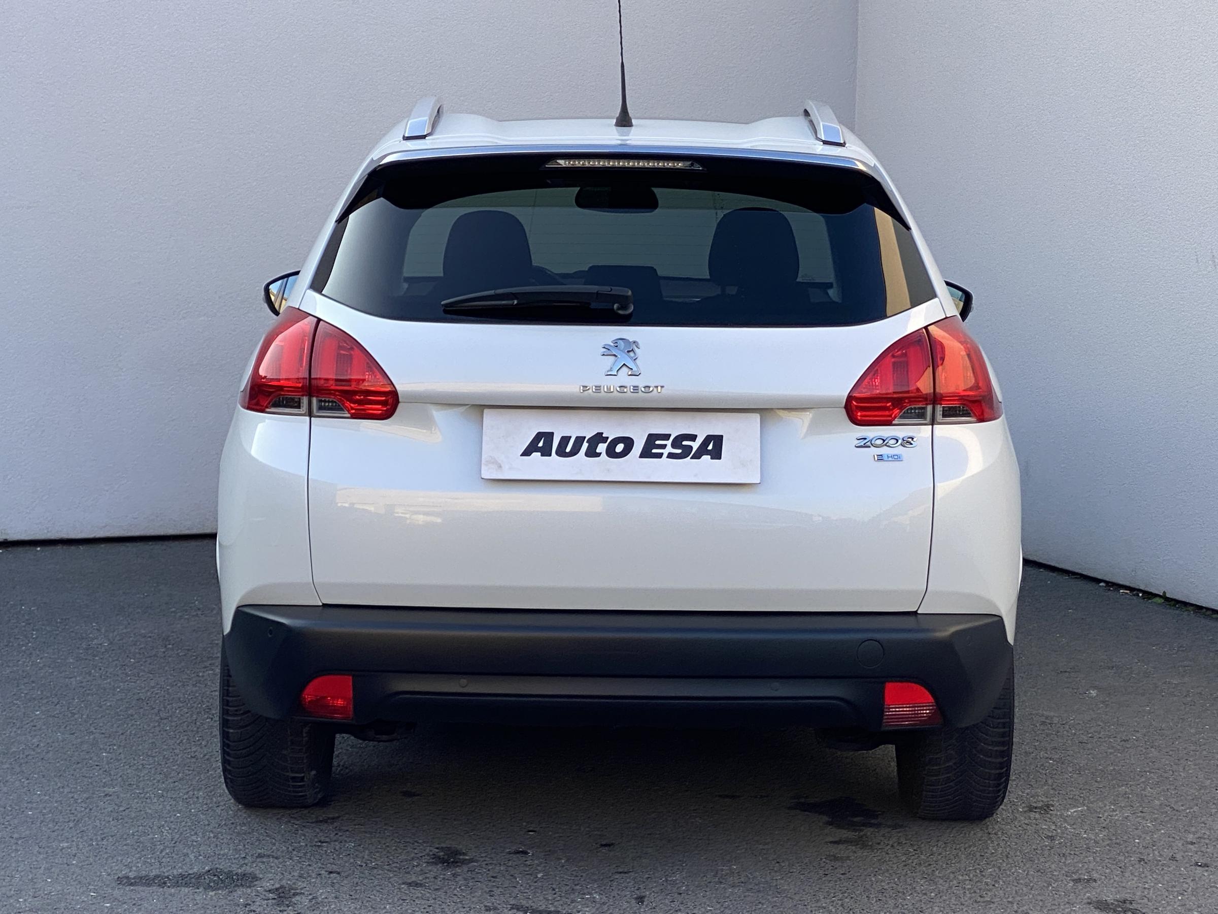 Peugeot 2008, 2014 - pohled č. 5