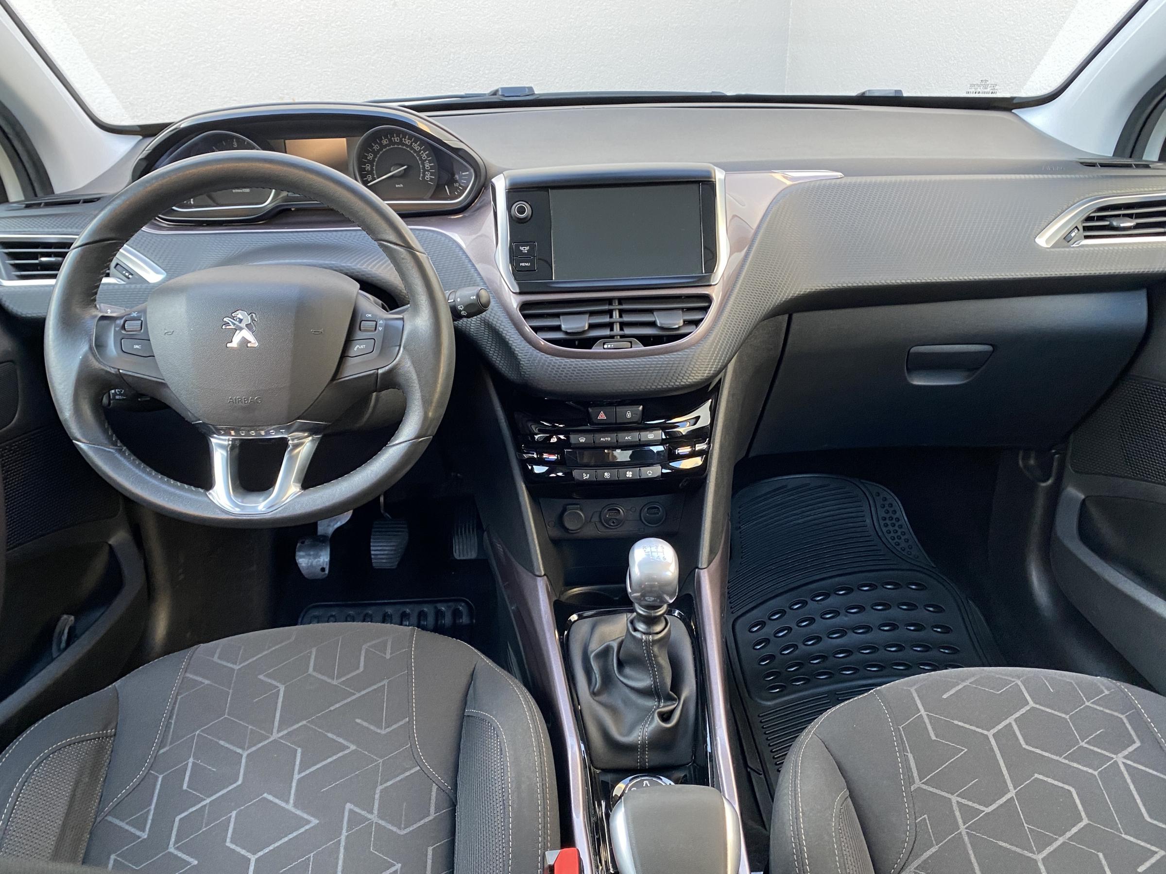 Peugeot 2008, 2014 - pohled č. 8